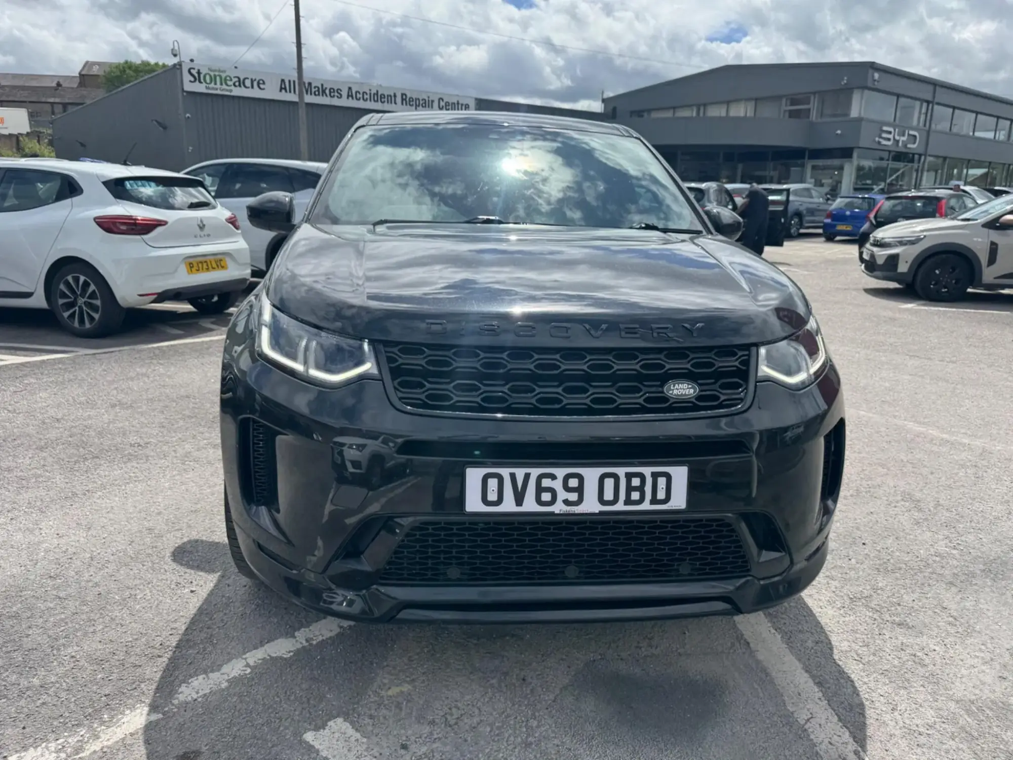 Land Rover Discovery Sport 2.0 D180 MHEV R-Dynamic SE SUV 5dr Diesel Auto 4WD Euro 6 (s/s) (7 Seat) (180 ps) OV69OBD Image 2