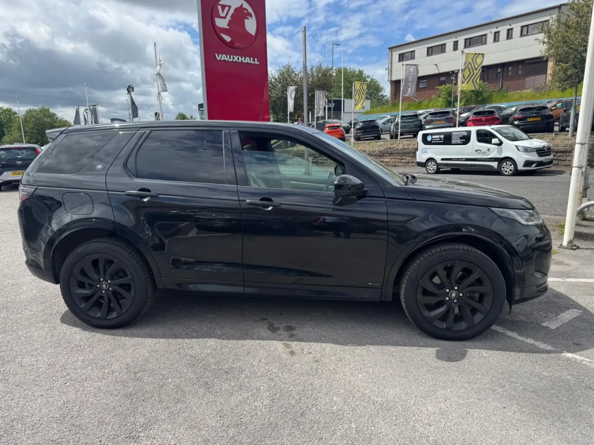 Land Rover Discovery Sport 2.0 D180 MHEV R-Dynamic SE SUV 5dr Diesel Auto 4WD Euro 6 (s/s) (7 Seat) (180 ps) OV69OBD Image 3