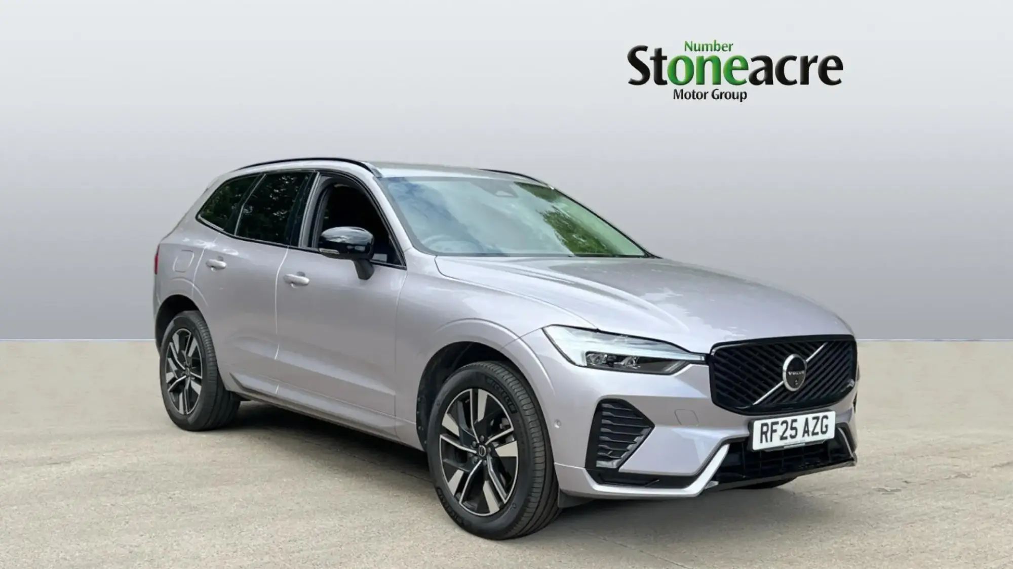 Volvo XC60 2.0 B5 MHEV Plus Pro Auto AWD Euro 6 (s/s) 5dr RF25AZG Image 1