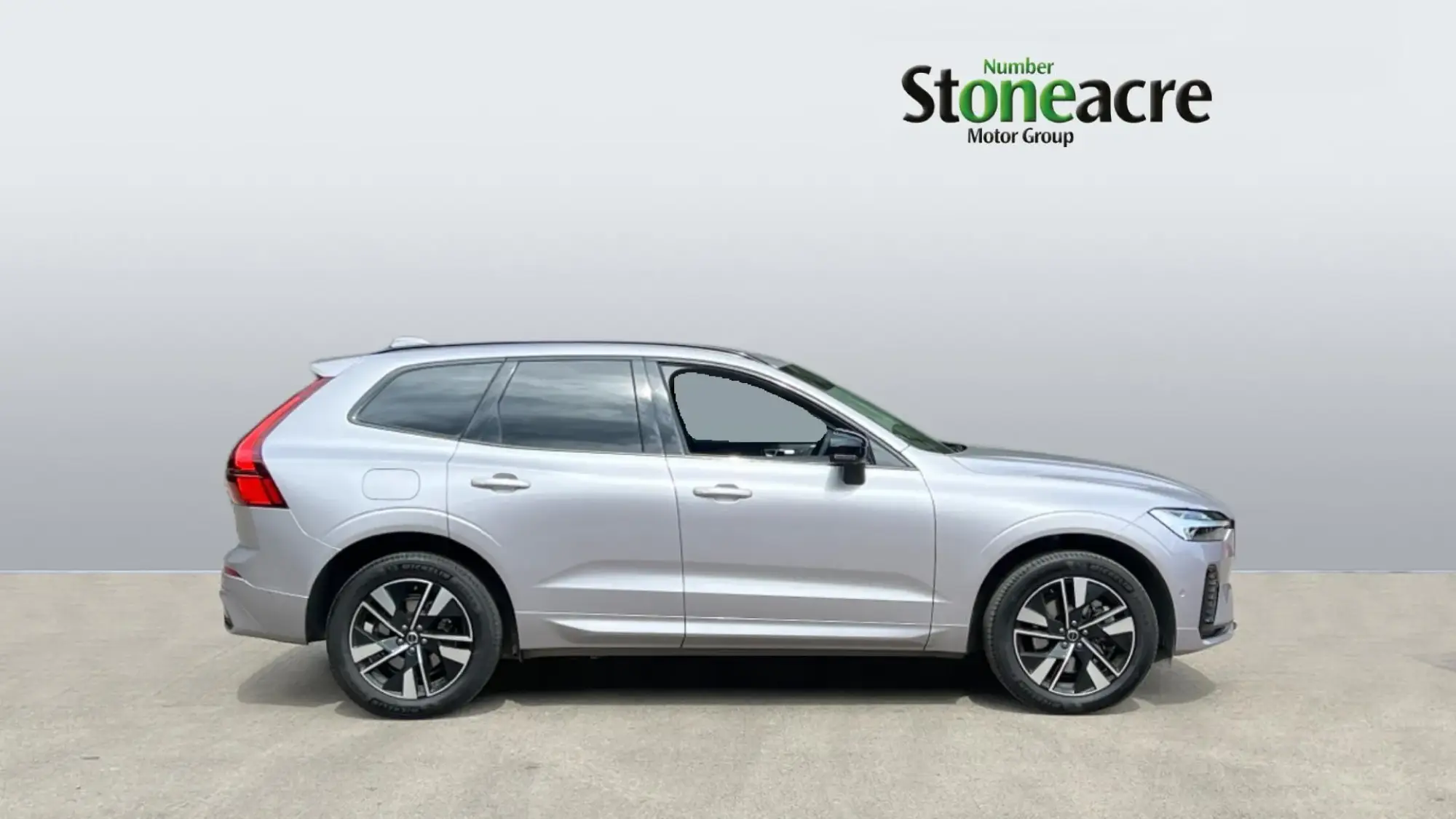 Volvo XC60 2.0 B5 MHEV Plus Pro Auto AWD Euro 6 (s/s) 5dr RF25AZG Image 3
