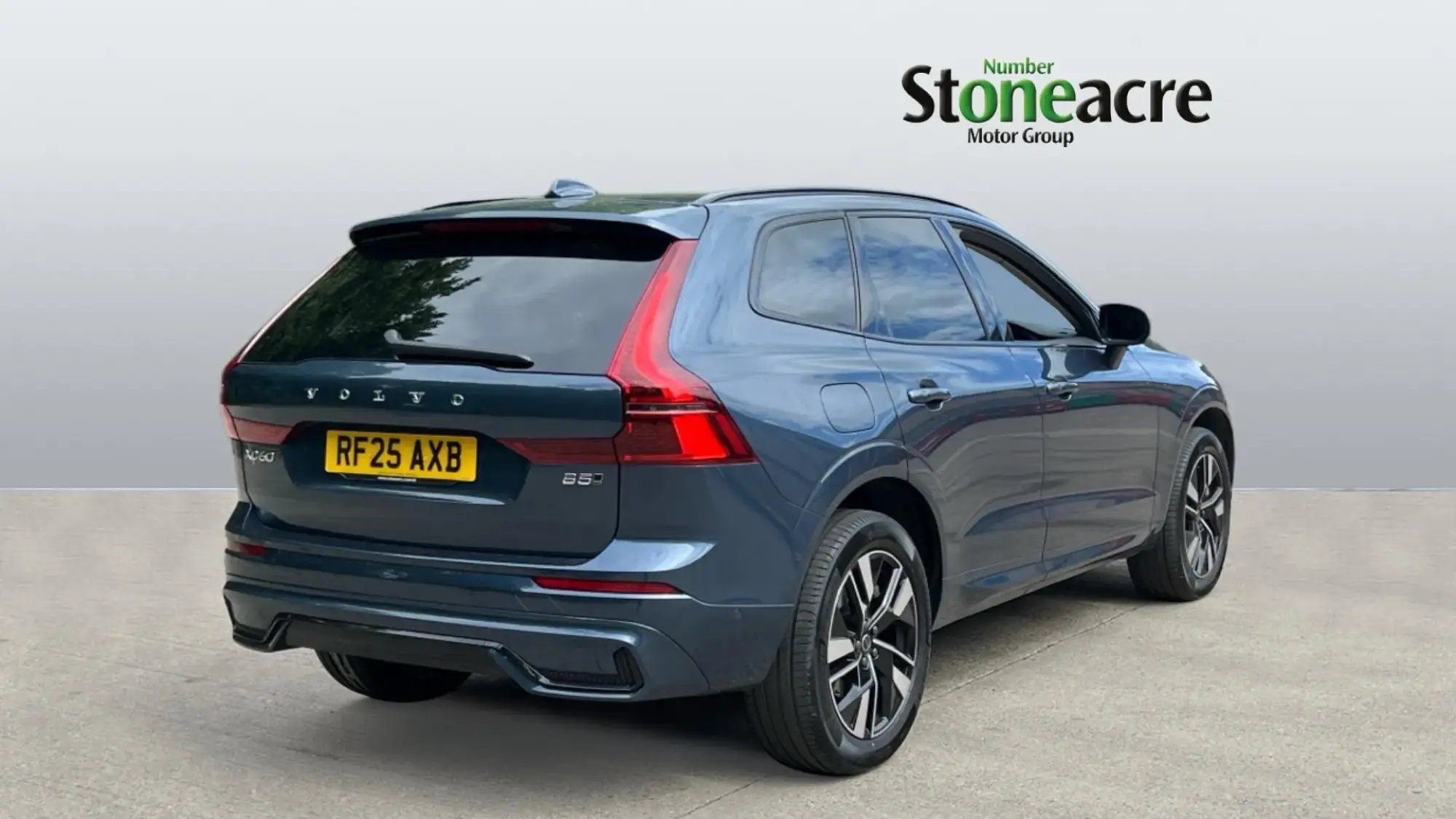 Volvo XC60 2.0 B5 MHEV Plus Auto AWD Euro 6 (s/s) 5dr RF25AXB Image 2