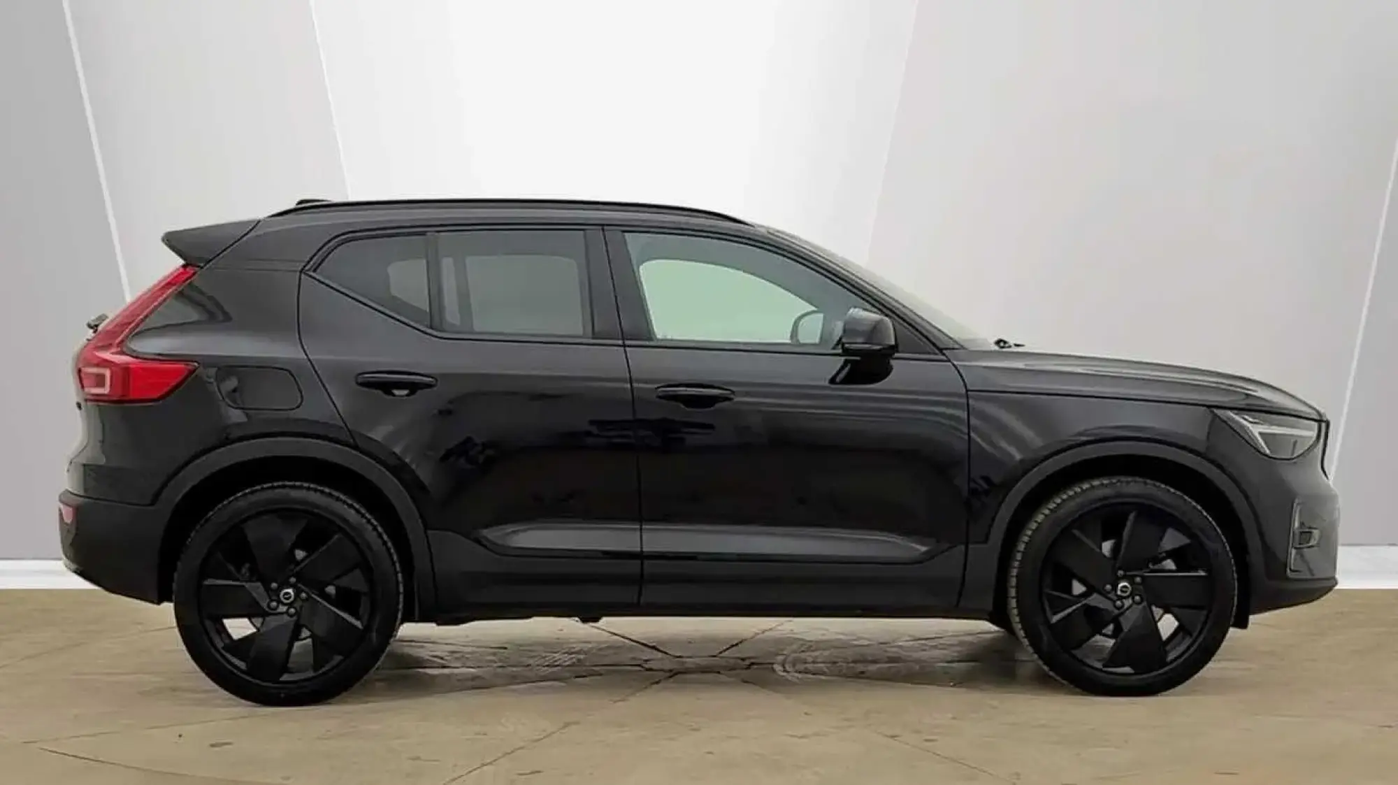 Volvo XC40 Image 2