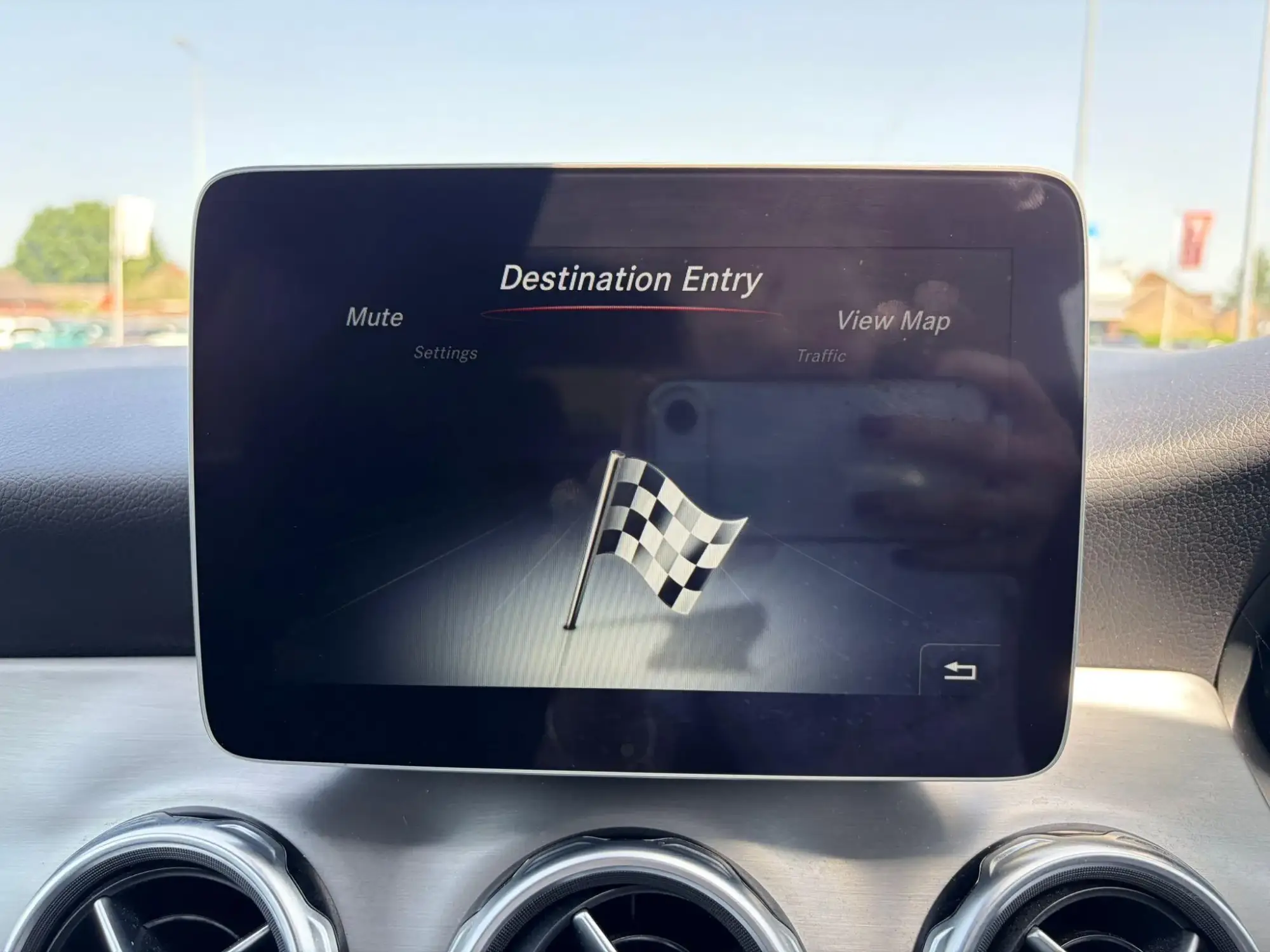 Mercedes-Benz GLA Image 8