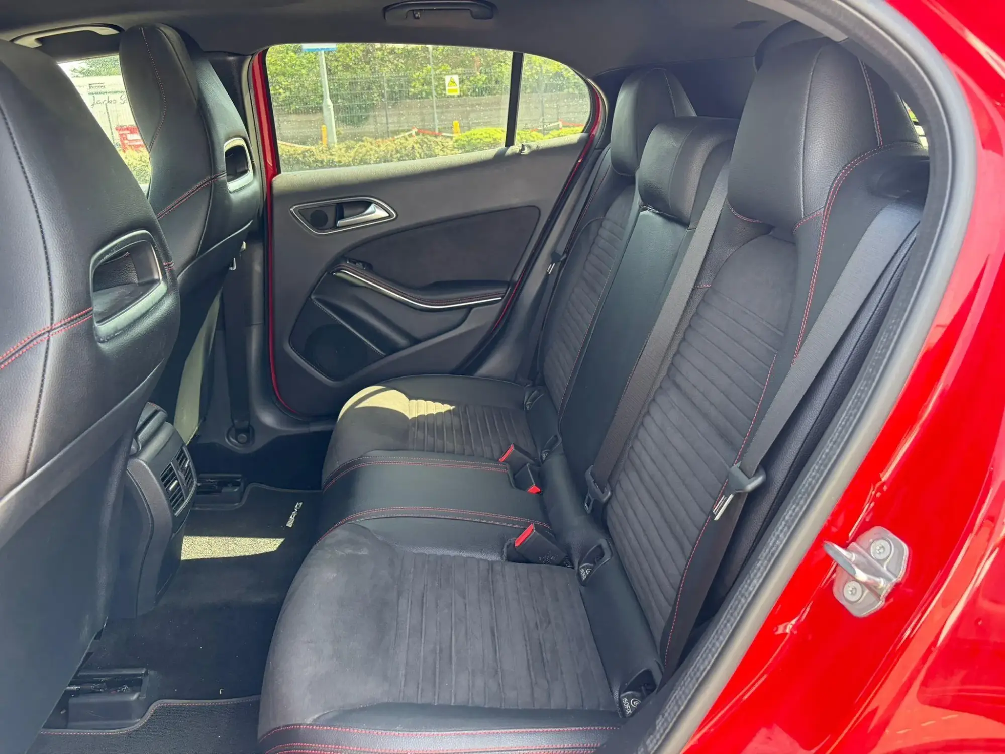 Mercedes-Benz GLA Image 17