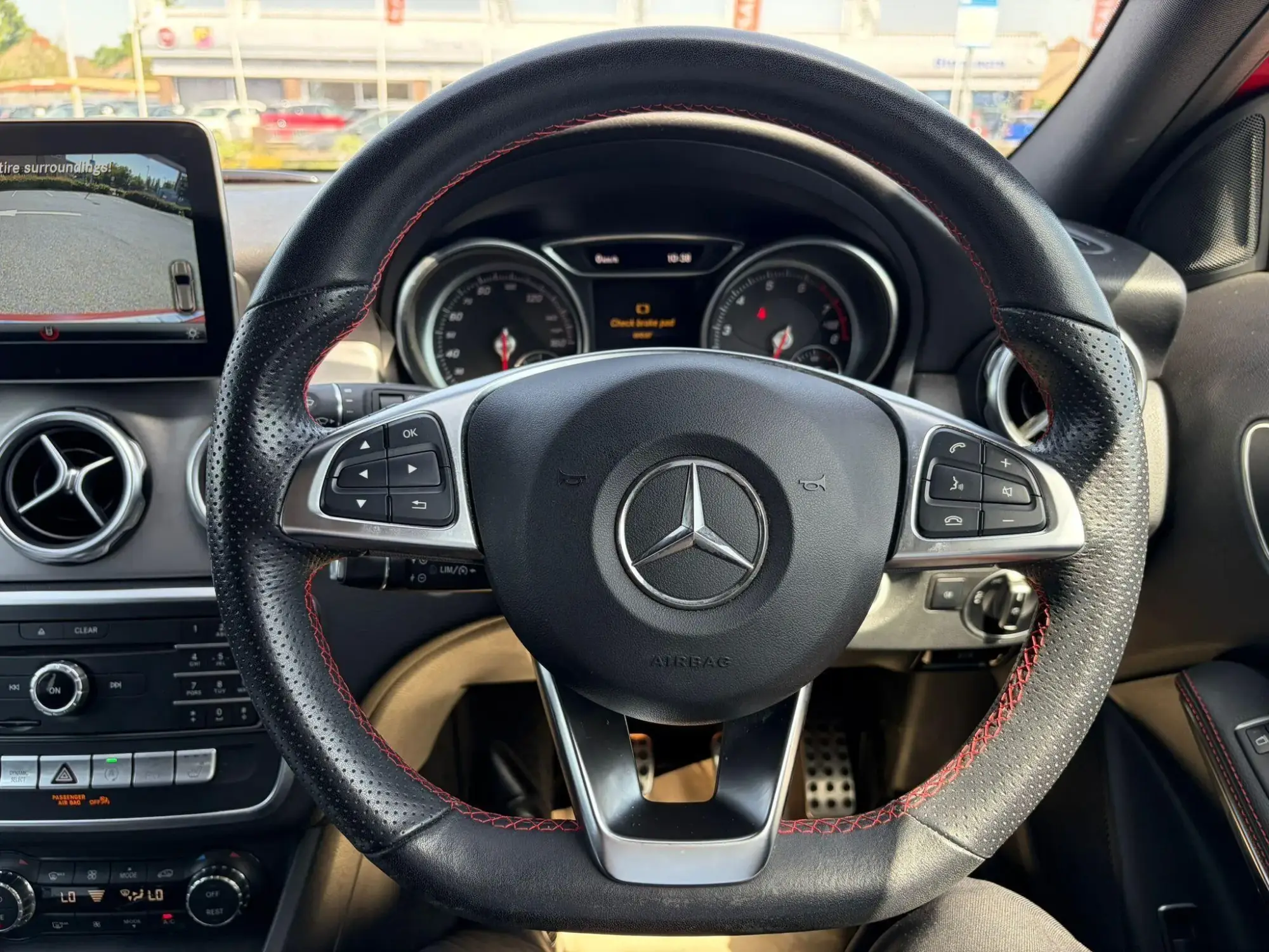 Mercedes-Benz GLA Image 23