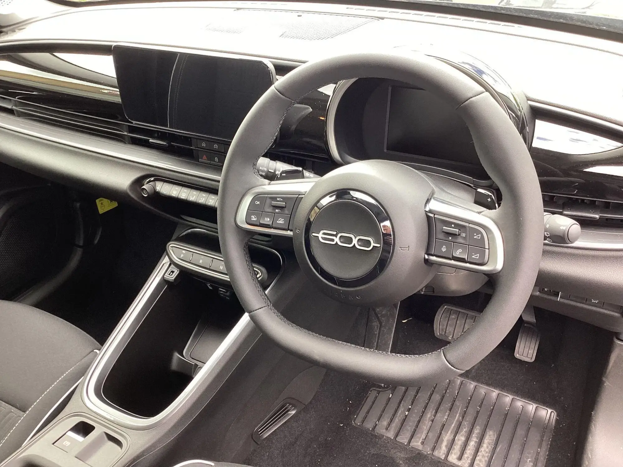 Fiat 600 Petrol Image 24 Fiat 600 Petrol Image 24