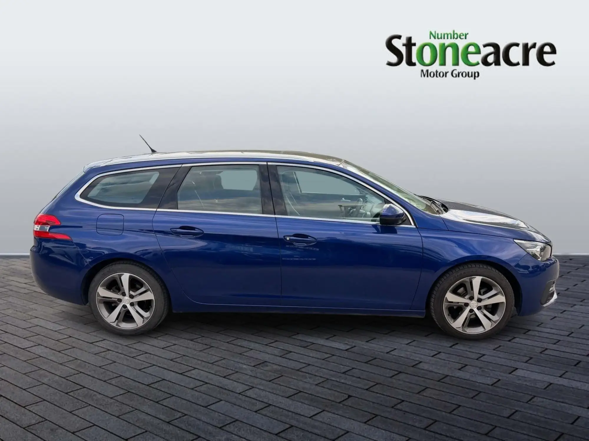 Peugeot 308 SW 1.2 PureTech GPF Allure EAT Euro 6 (s/s) 5dr LL20XKY Image 2