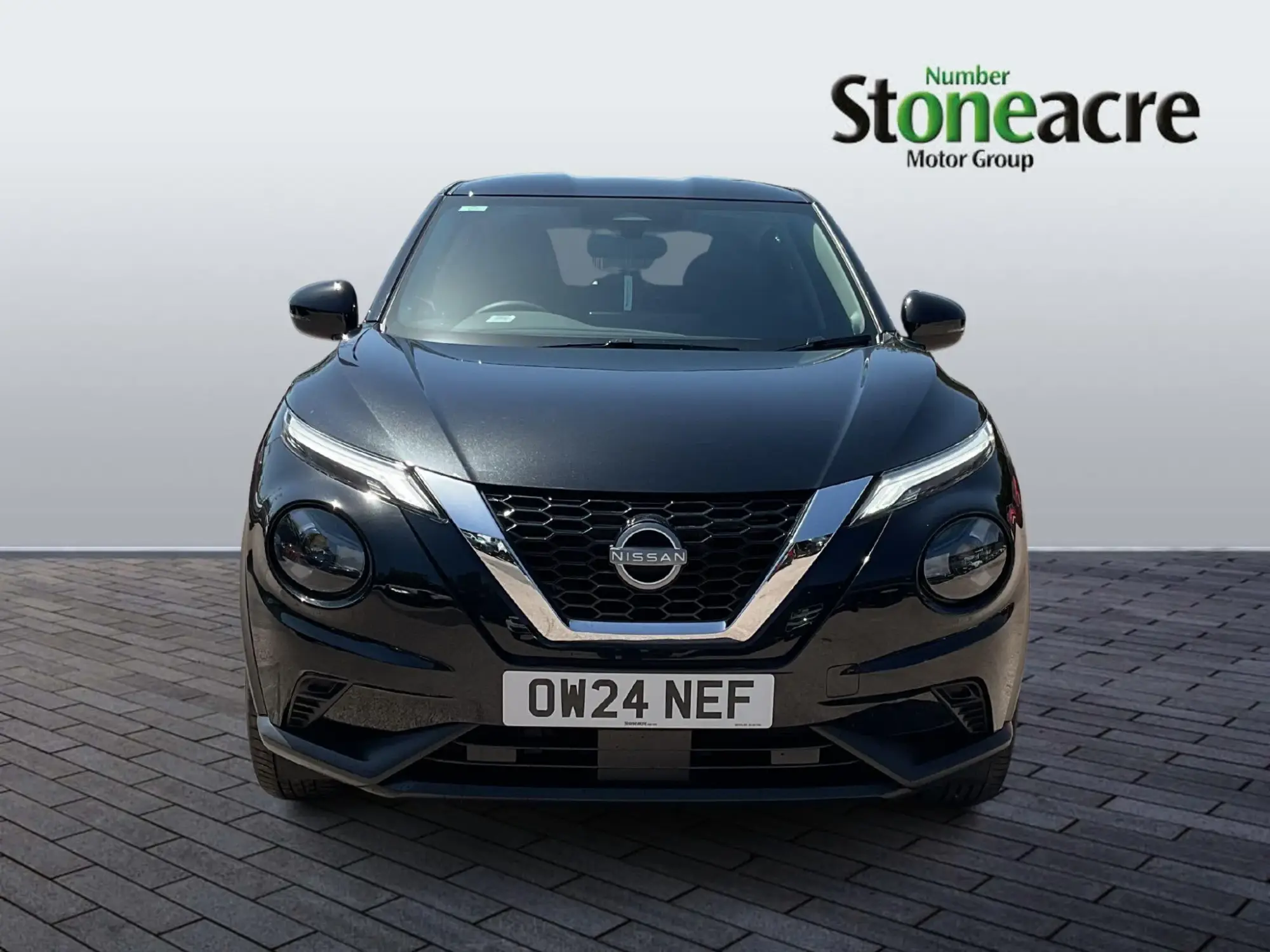 Nissan Juke 1.0 DIG-T Acenta Premium Euro 6 (s/s) 5dr OW24NEF Image 2