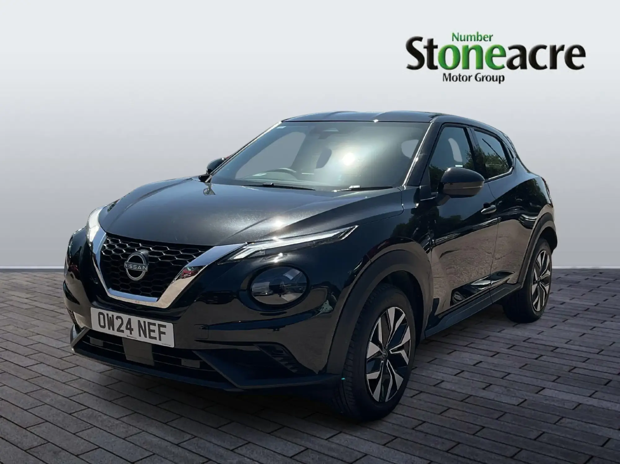 Nissan Juke 1.0 DIG-T Acenta Premium Euro 6 (s/s) 5dr OW24NEF Image 3