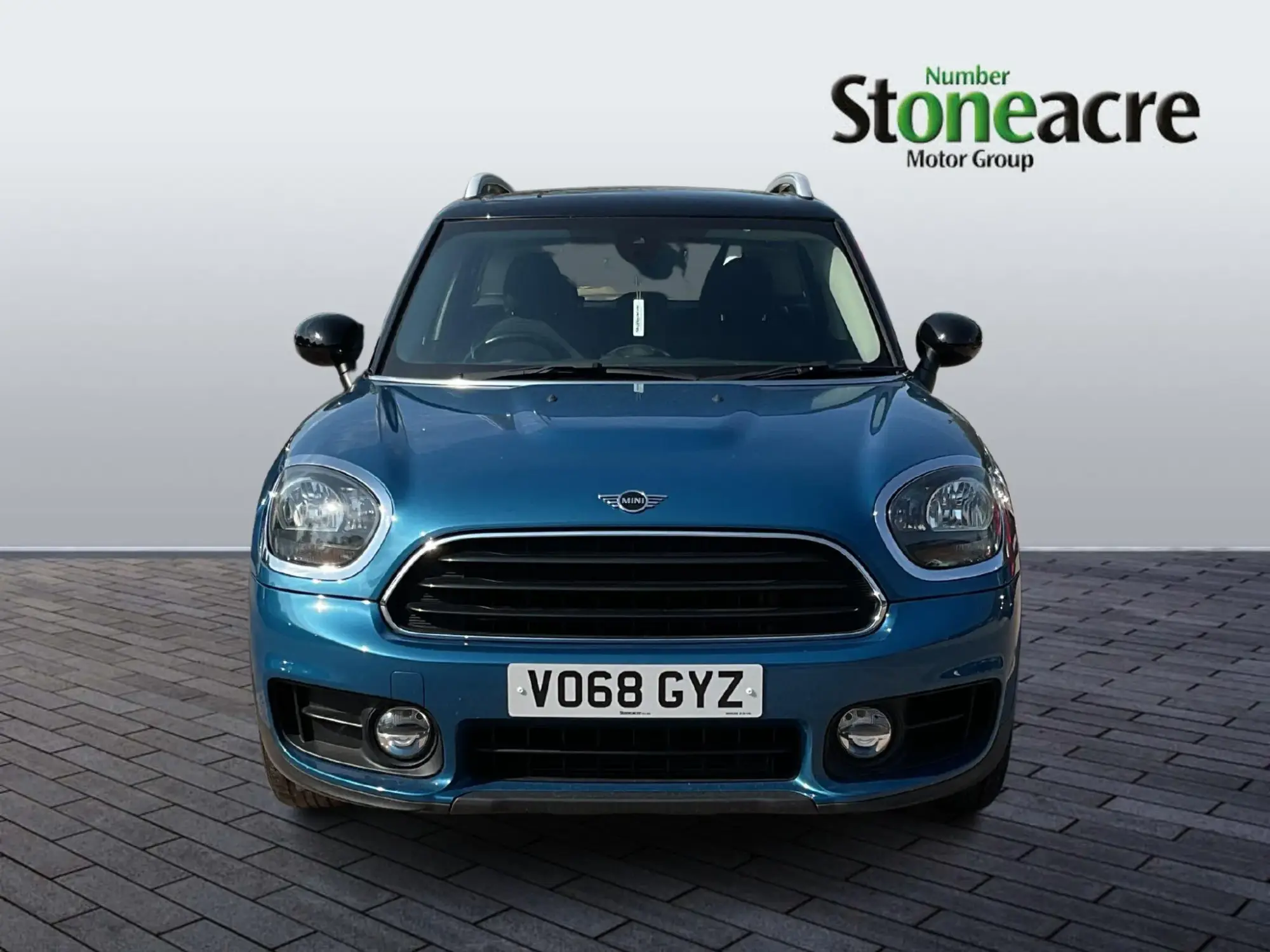 MINI Countryman 1.5 Cooper 5dr VO68GYZ Image 2