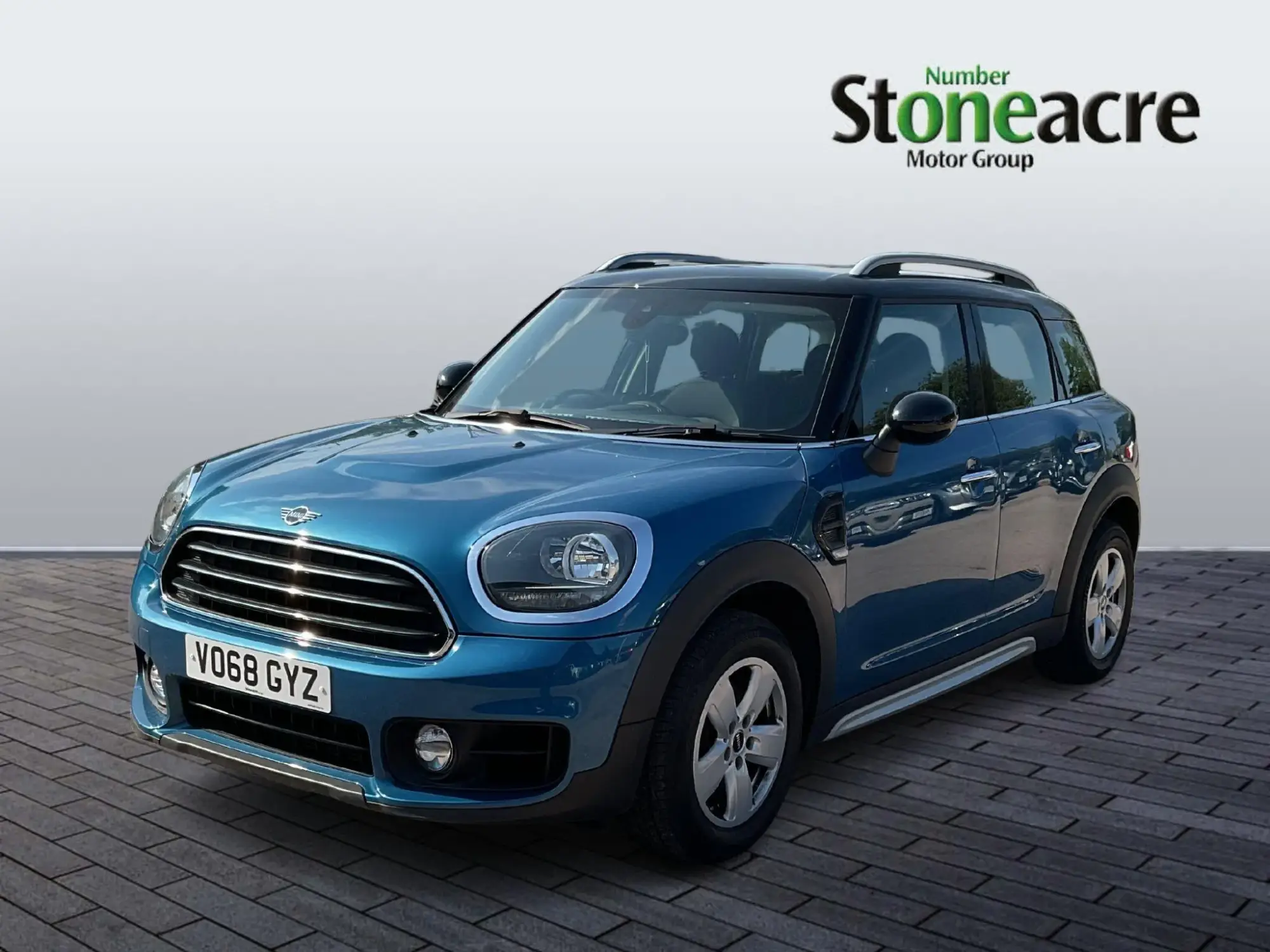 MINI Countryman 1.5 Cooper 5dr VO68GYZ Image 3