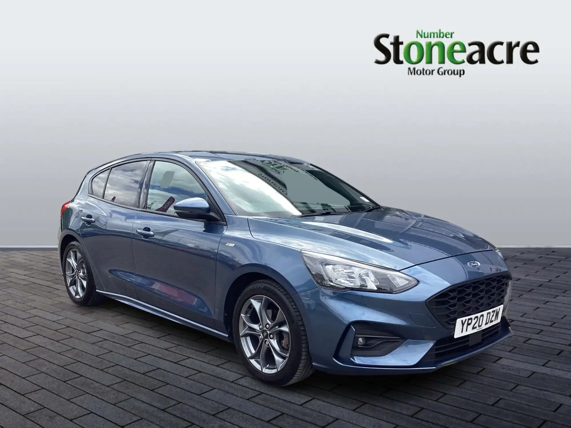 Ford Focus 1.0T EcoBoost ST-Line Euro 6 (s/s) 5dr YP20DZW Image 1