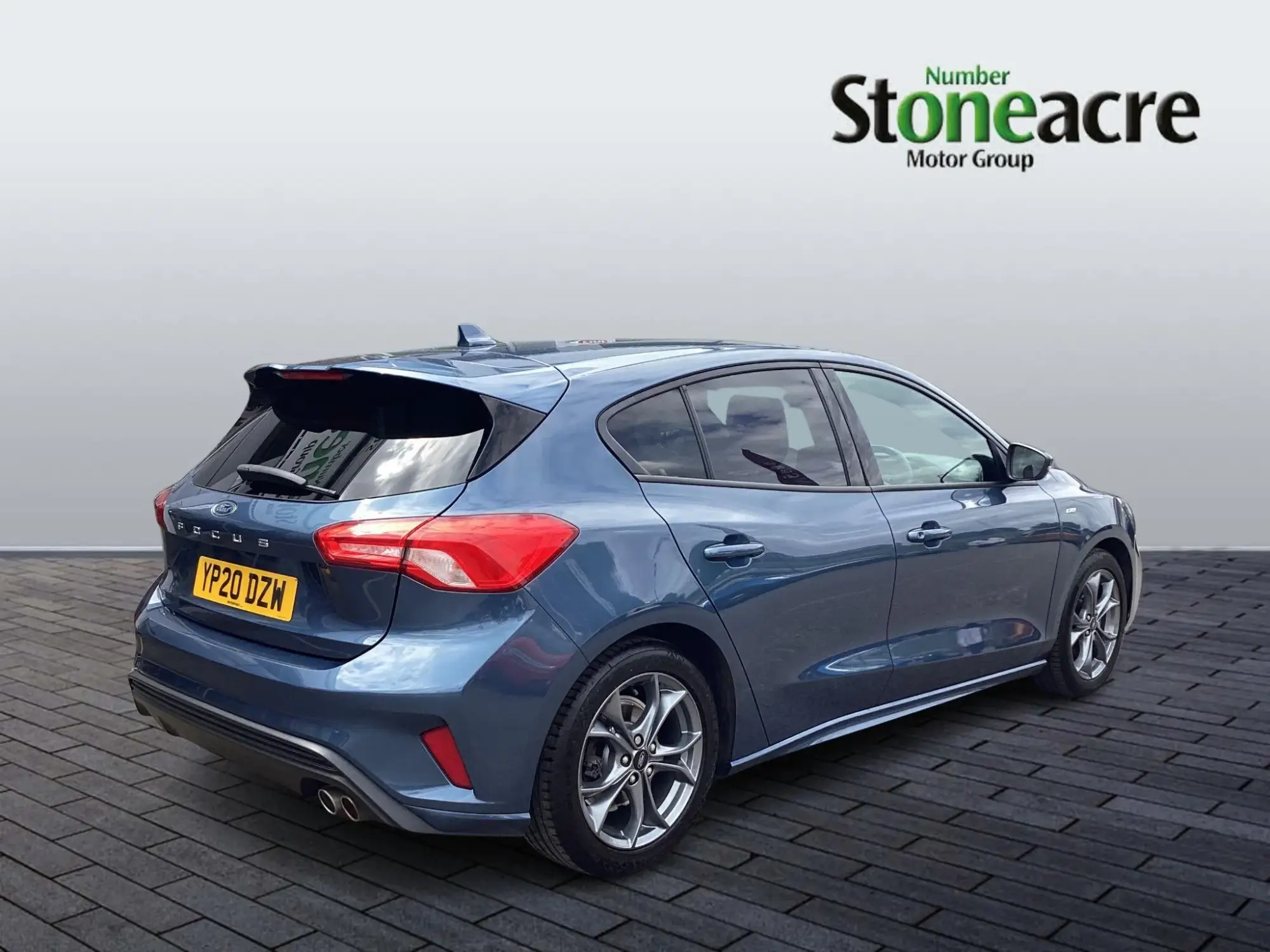 Ford Focus 1.0T EcoBoost ST-Line Euro 6 (s/s) 5dr YP20DZW Image 3