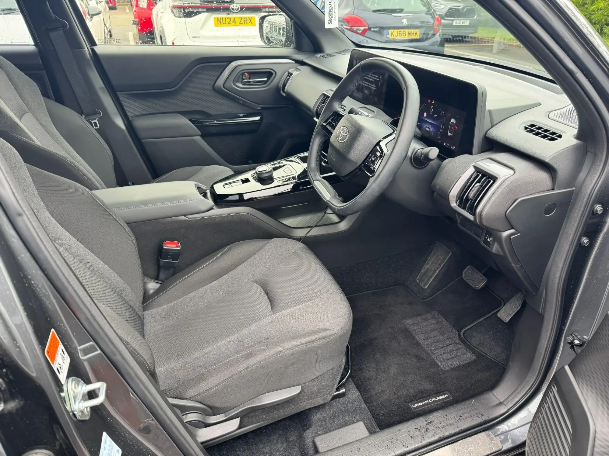 Toyota Urban Cruiser Image 11