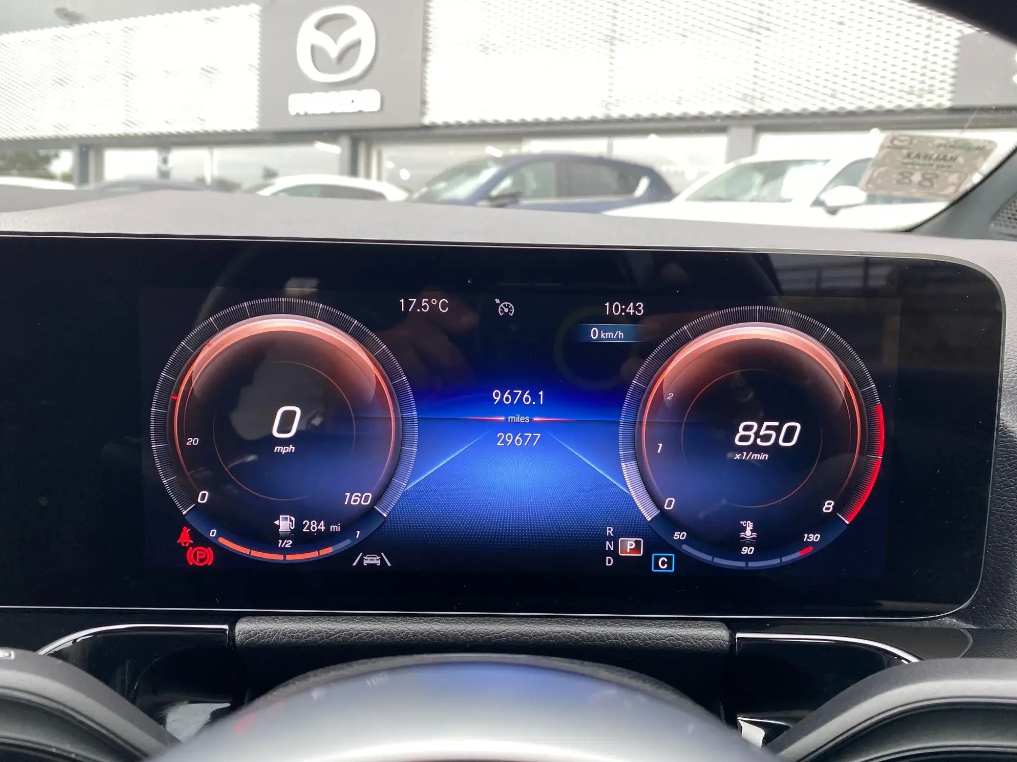 Mercedes-Benz GLA Image 21