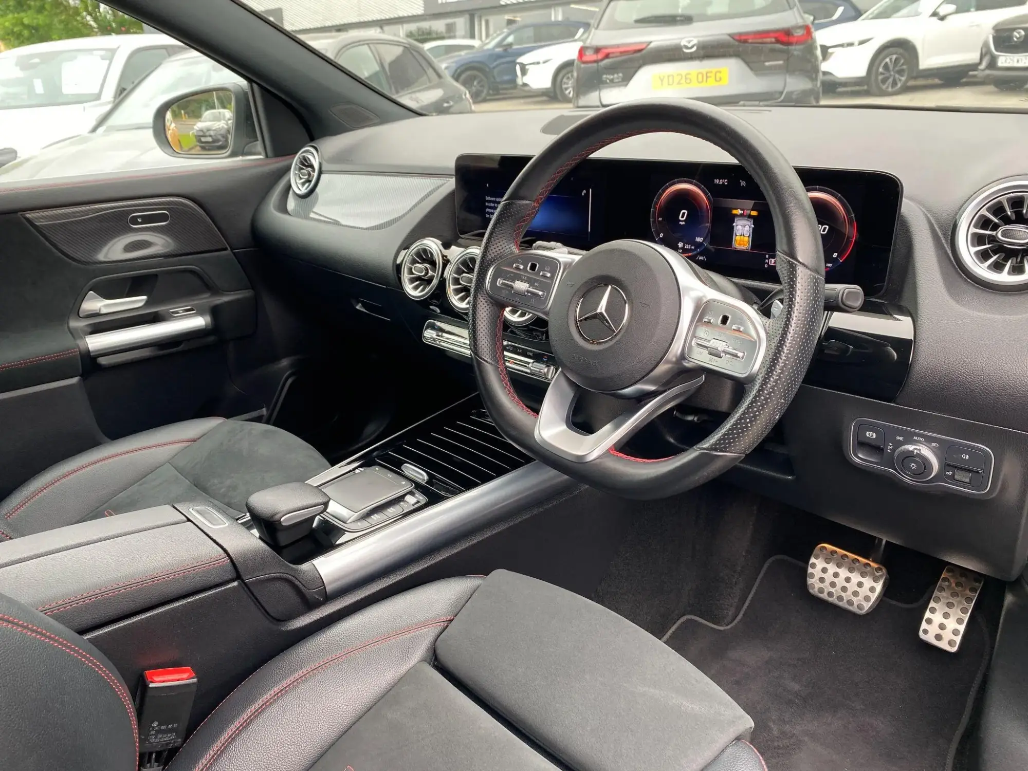 Mercedes-Benz GLA Image 9