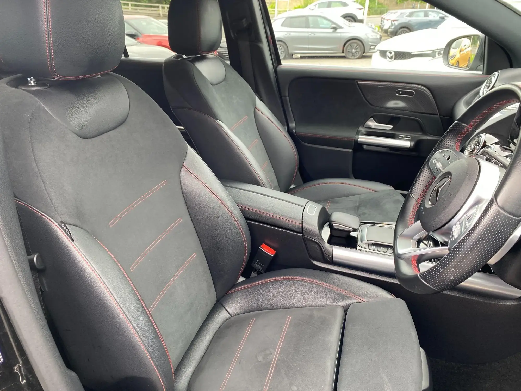 Mercedes-Benz GLA Image 11