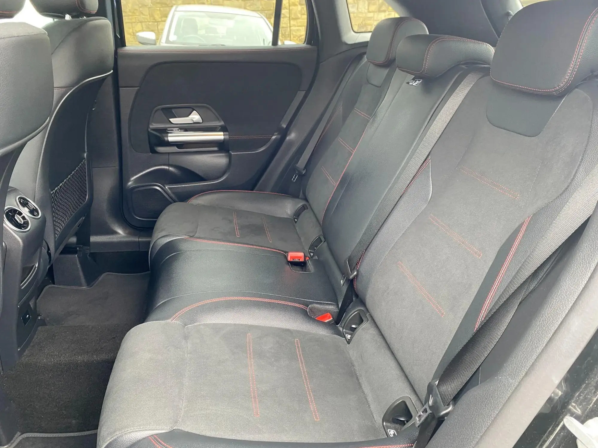 Mercedes-Benz GLA Image 13