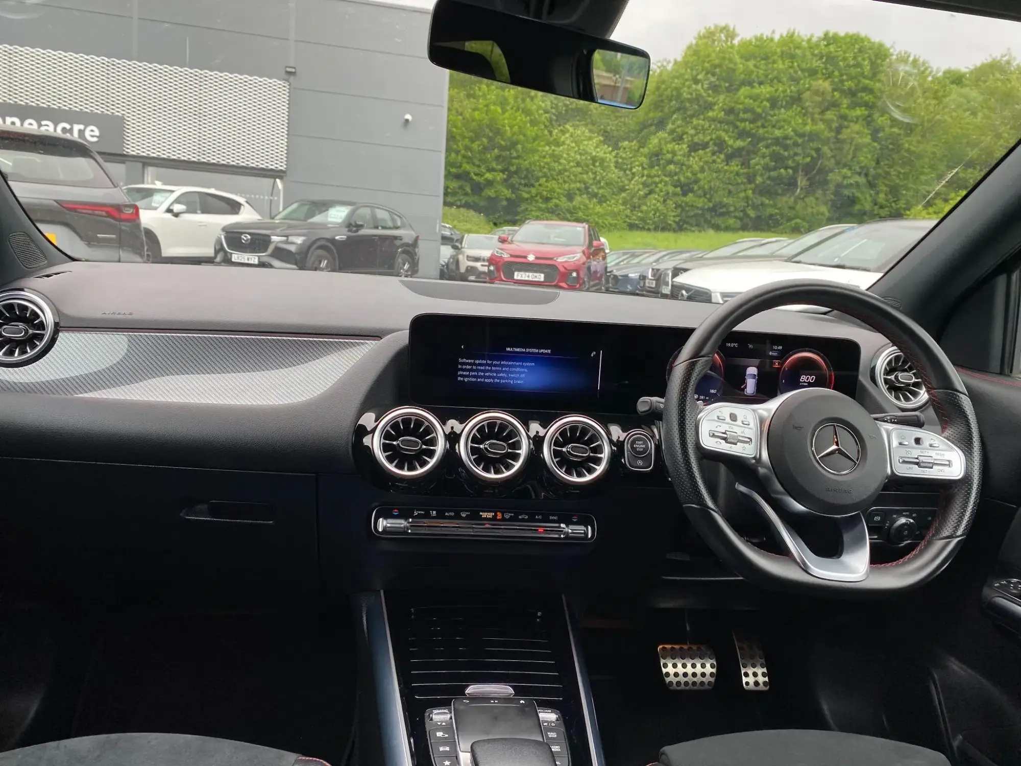 Mercedes-Benz GLA Image 10