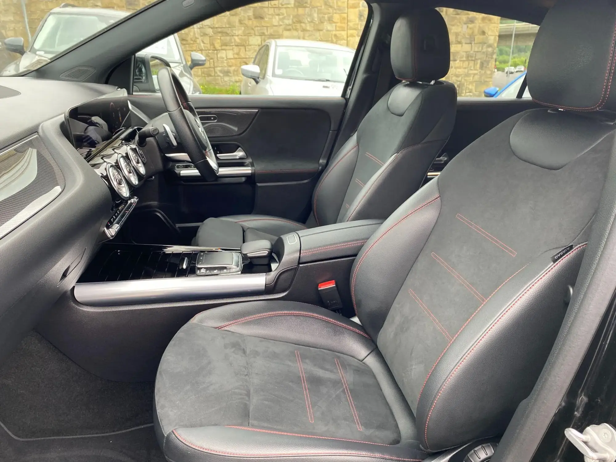 Mercedes-Benz GLA Image 23