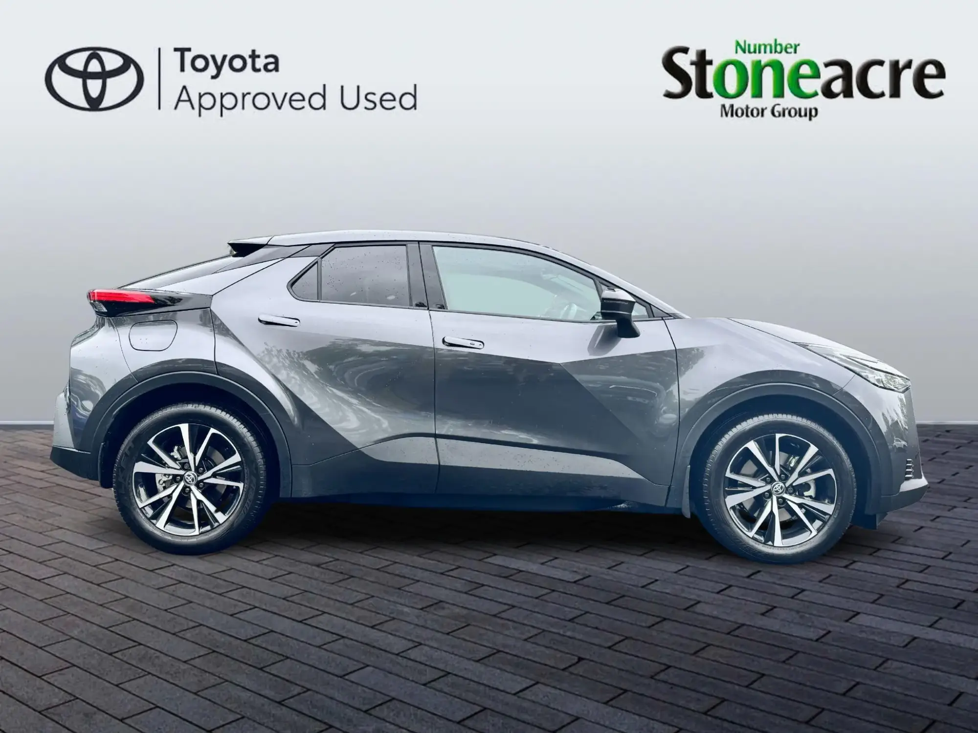 Toyota C-HR Plug-in Hybrid 2.0 VVT-h 13.6 kWh Design CVT Euro 6 (s/s) 5dr NV25MPX Image 2