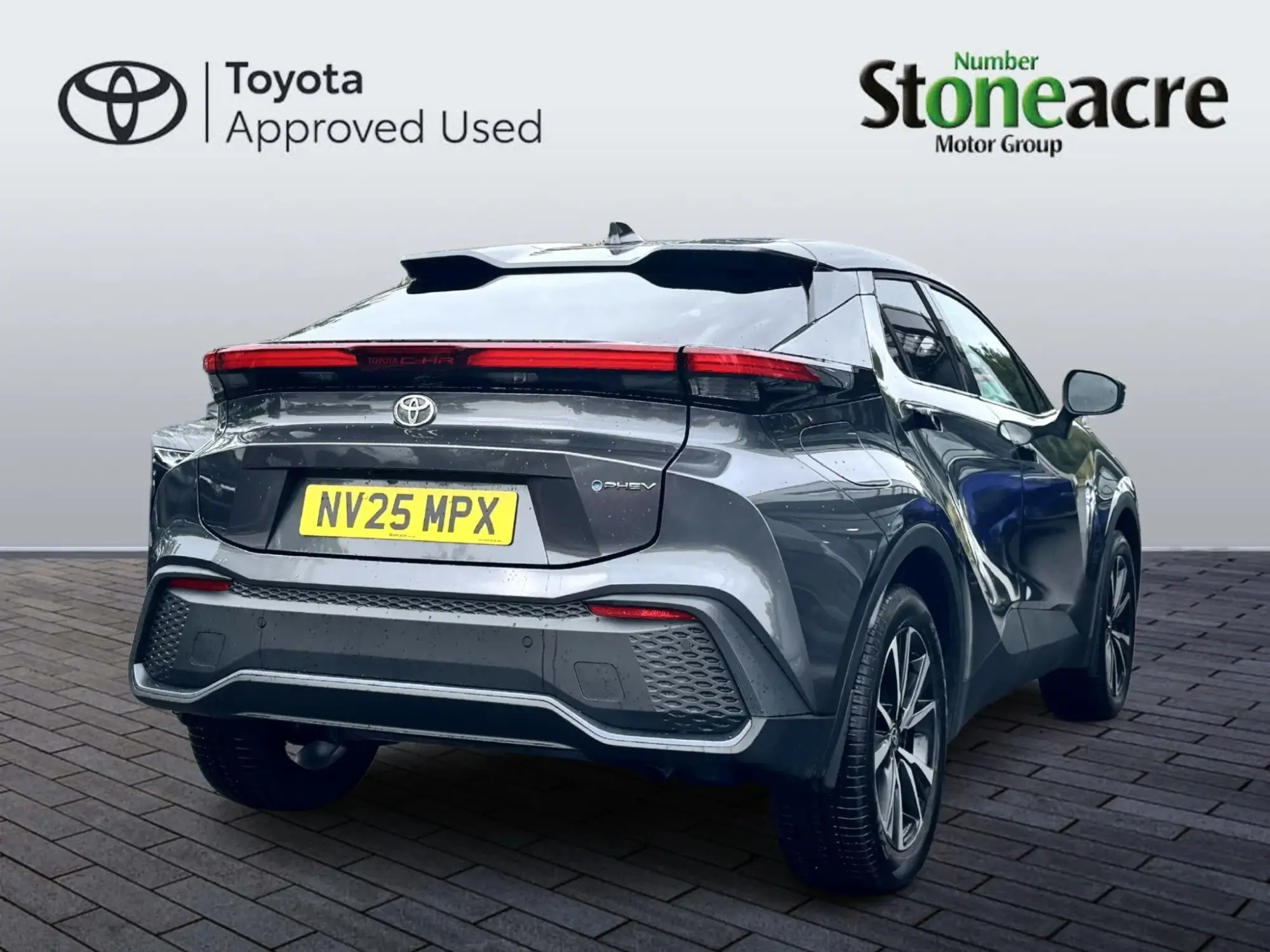 Toyota C-HR Plug-in Hybrid 2.0 VVT-h 13.6 kWh Design CVT Euro 6 (s/s) 5dr NV25MPX Image 3