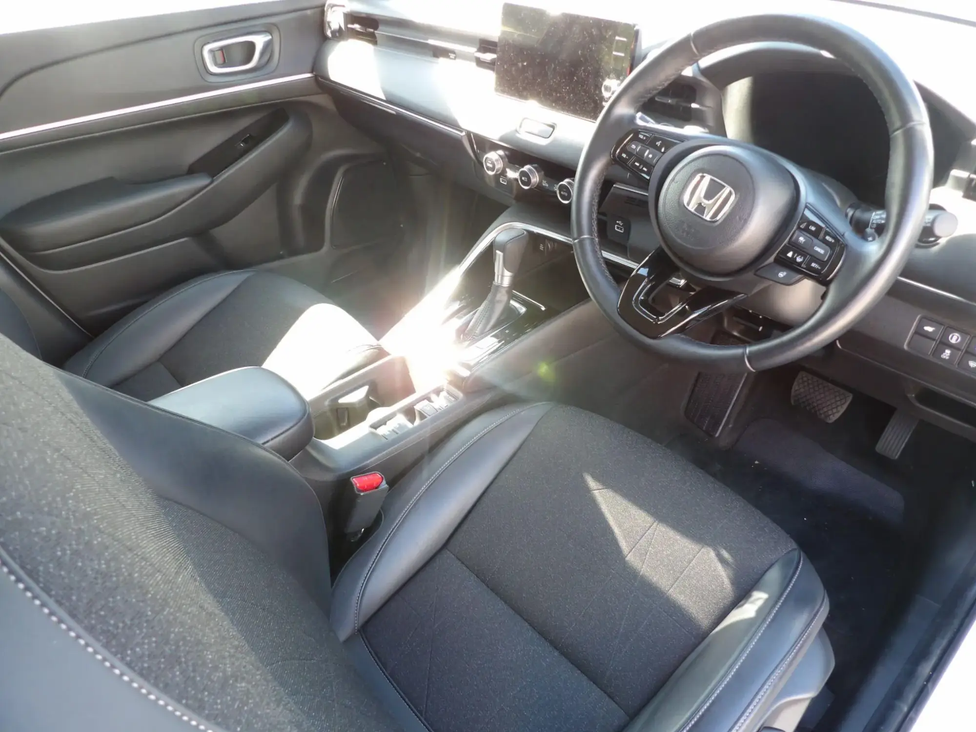 Honda HR-V Hybrid Image 2