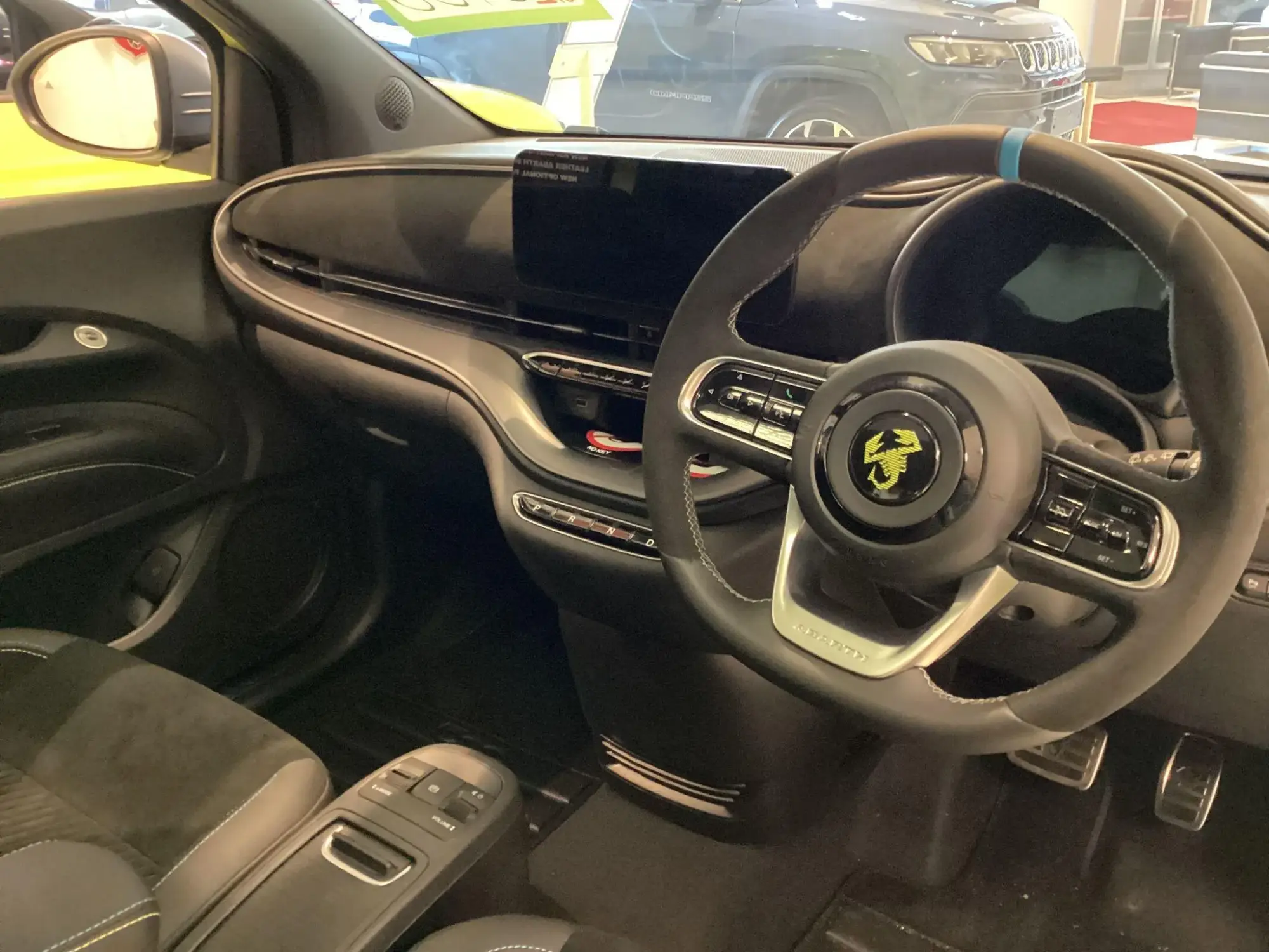 Abarth 500e Image 7