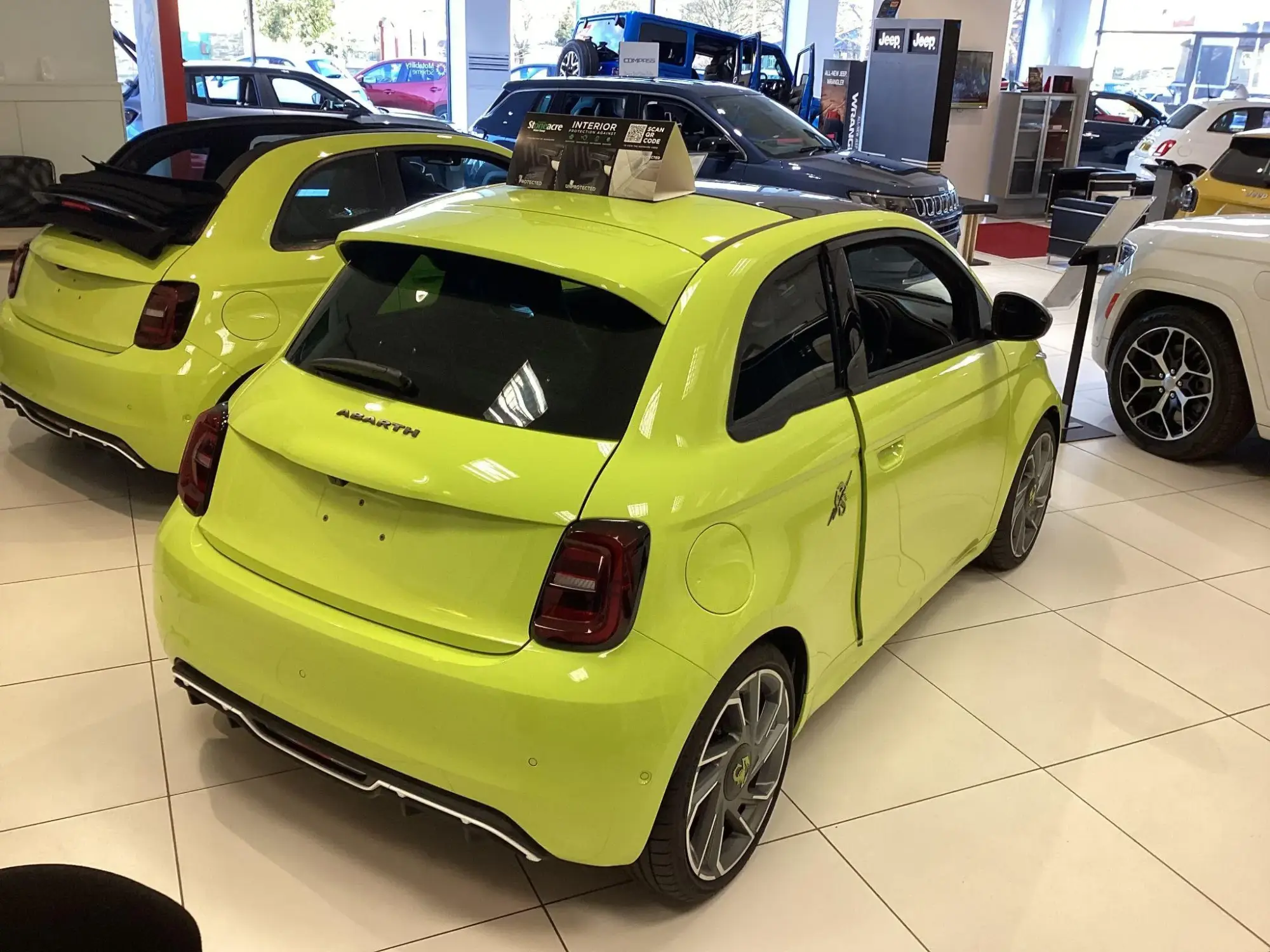 Abarth 500e Image 11