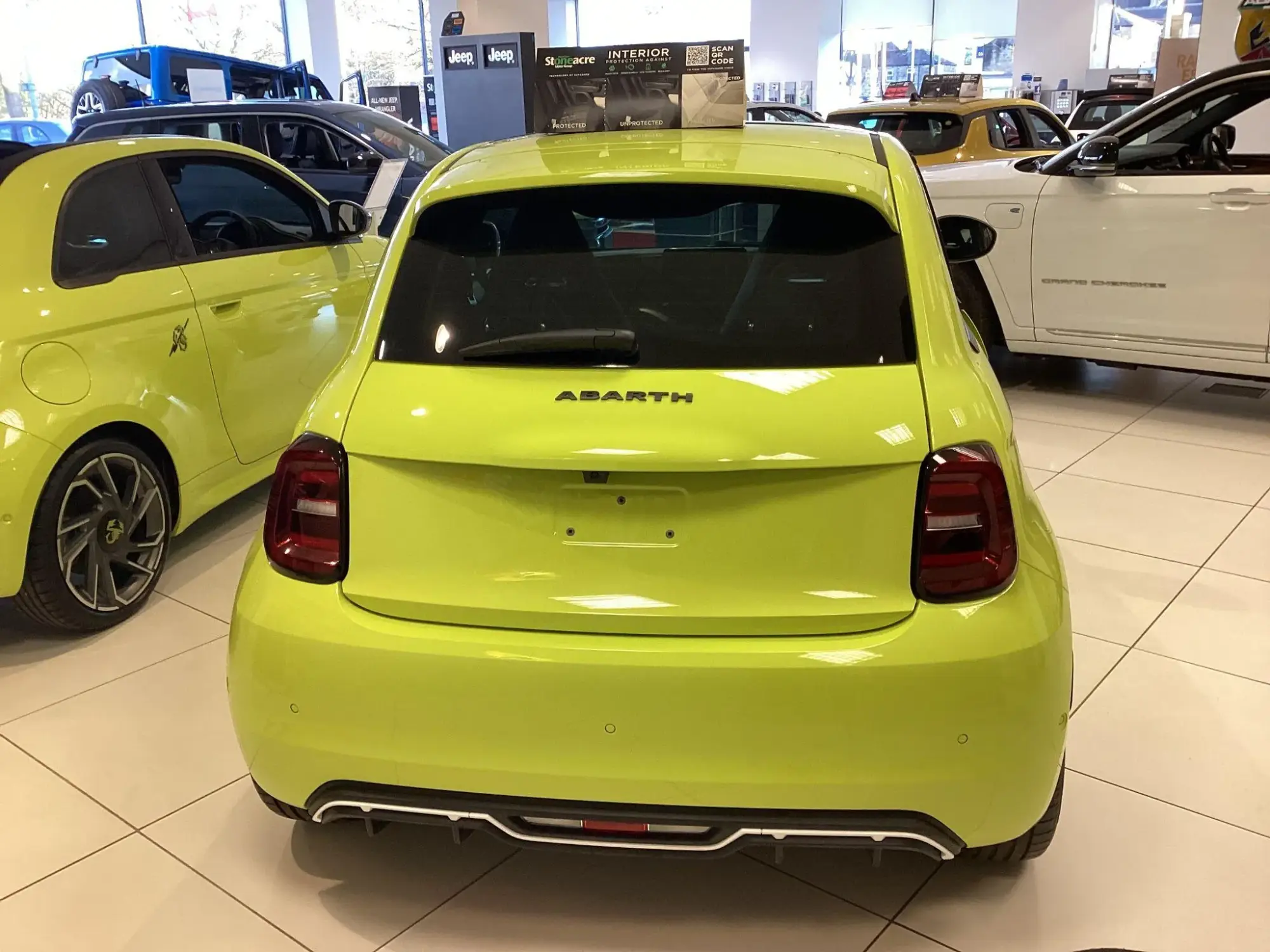 Abarth 500e Image 12