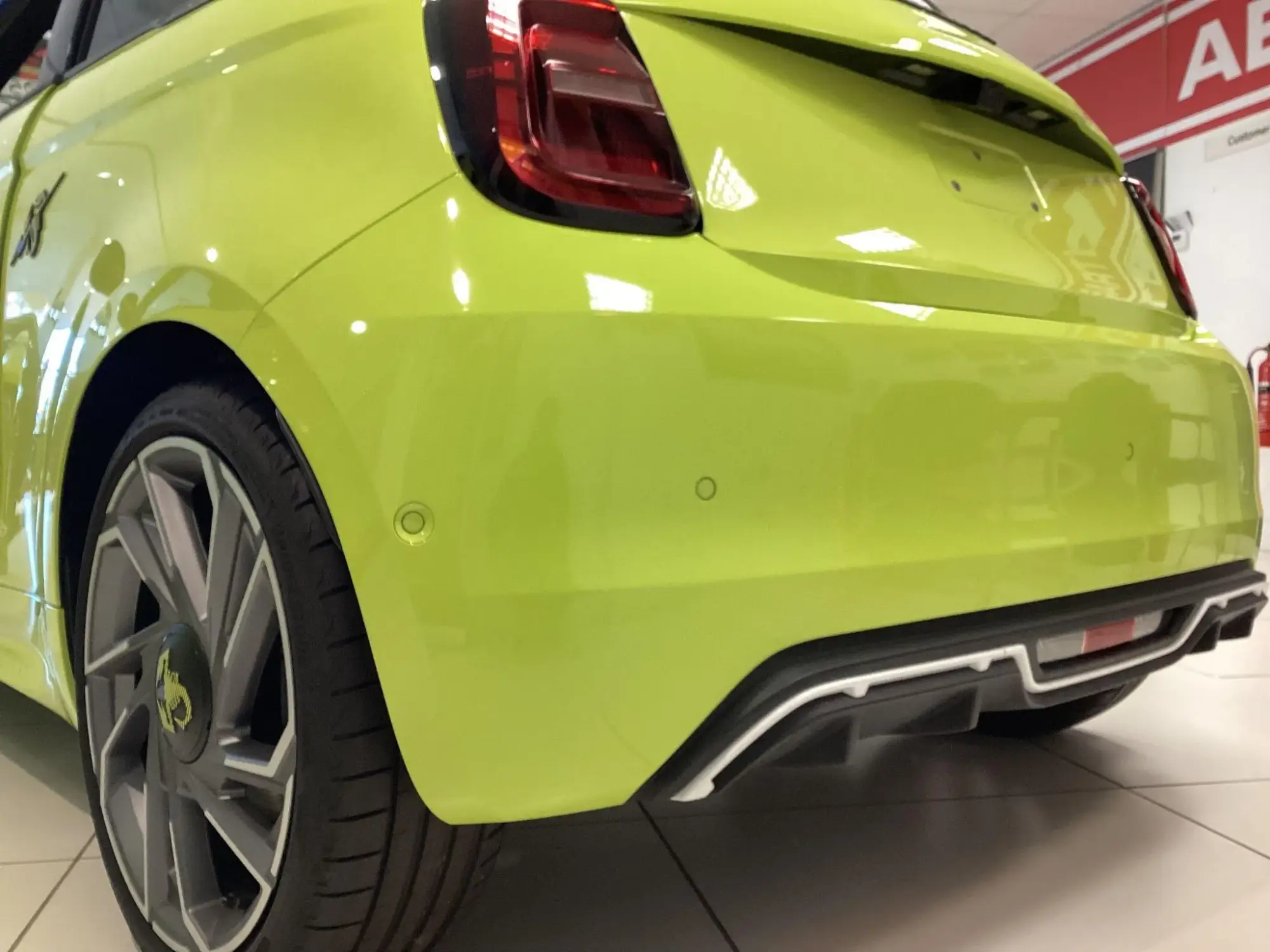 Abarth 500e Image 13