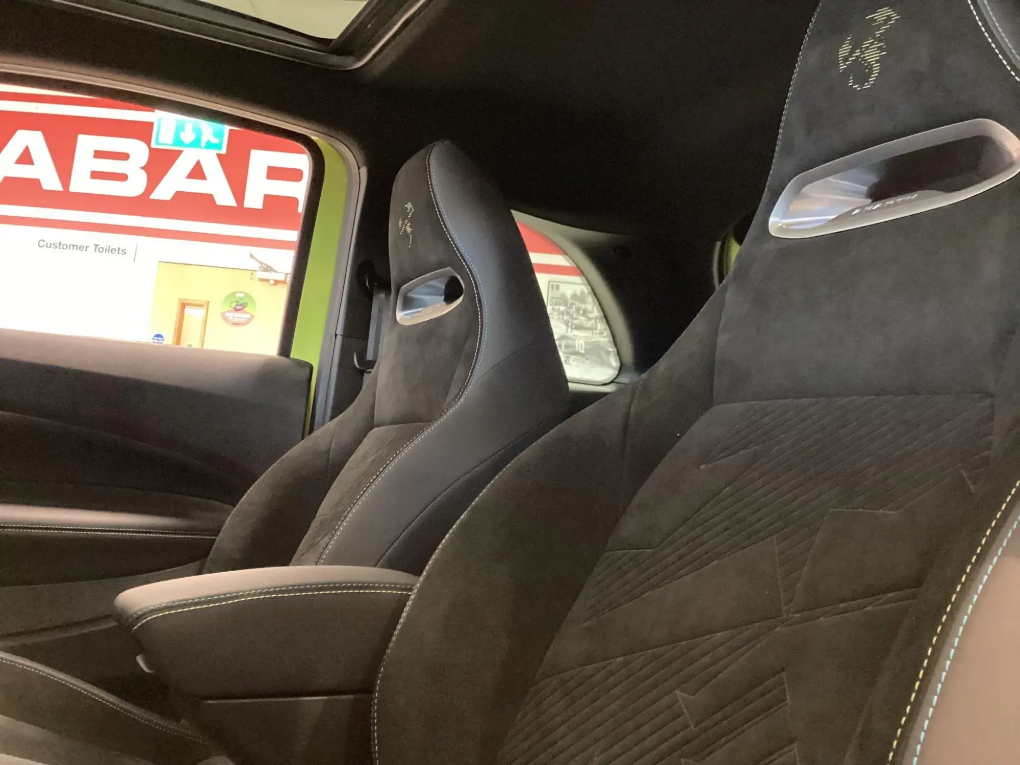 Abarth 500e Image 16