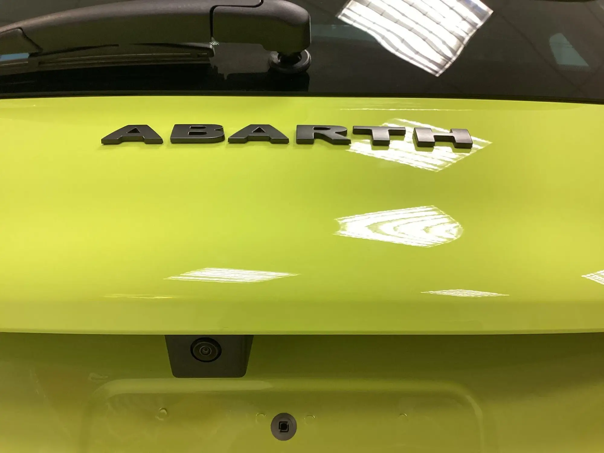 Abarth 500e Image 19