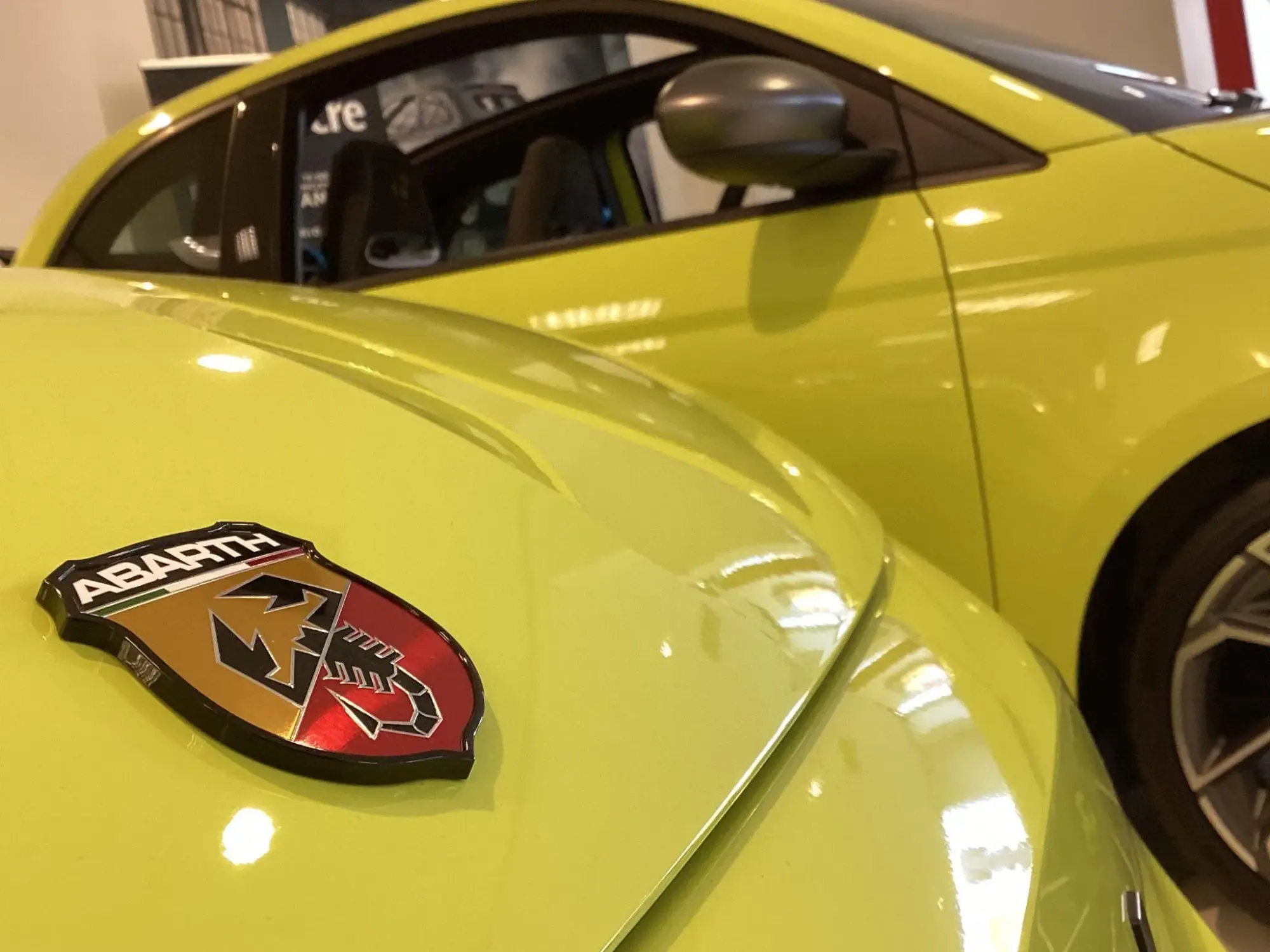 Abarth 500e Image 21