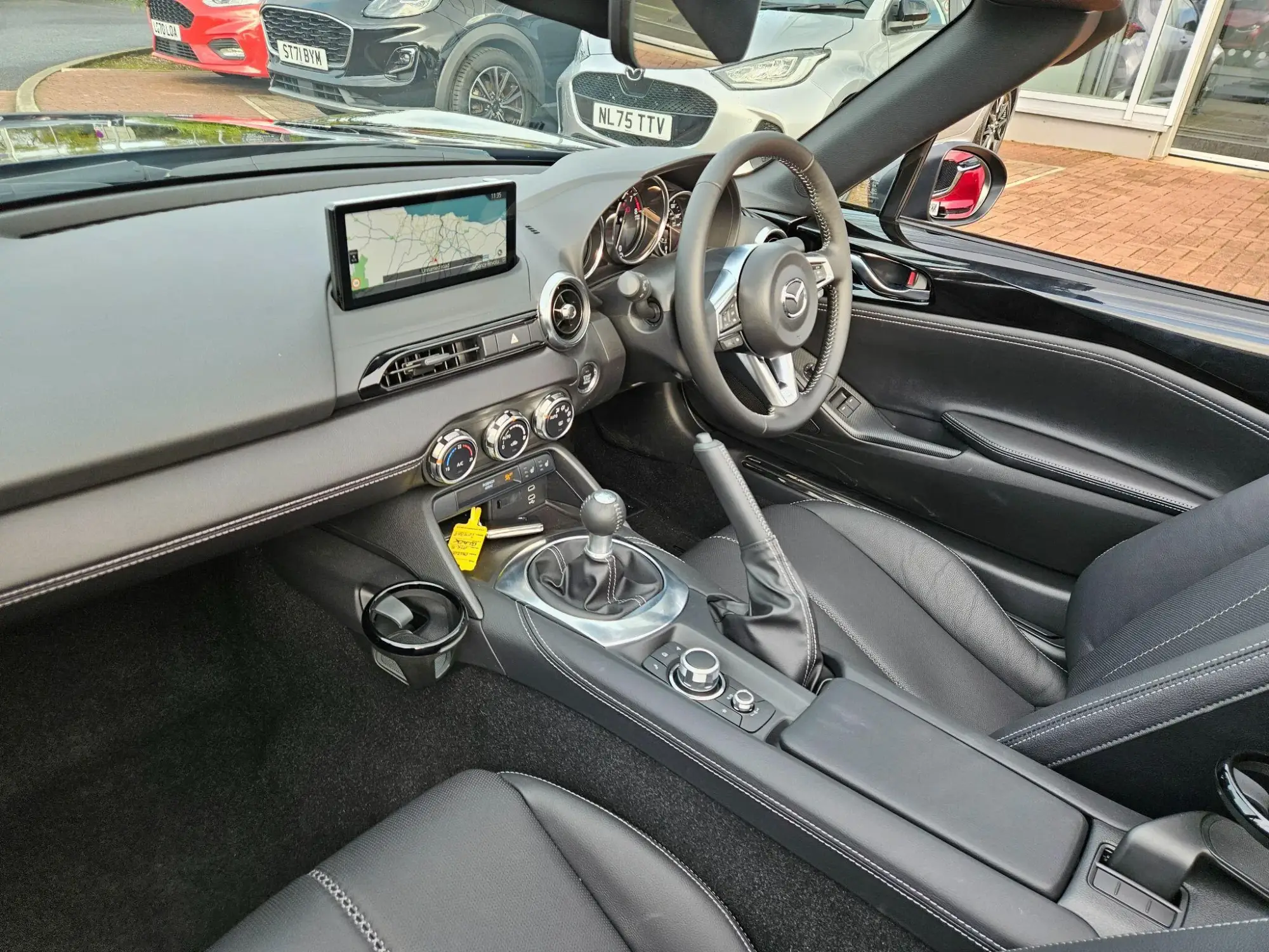 Mazda MX-5 Image 13 Mazda MX-5 Image 13