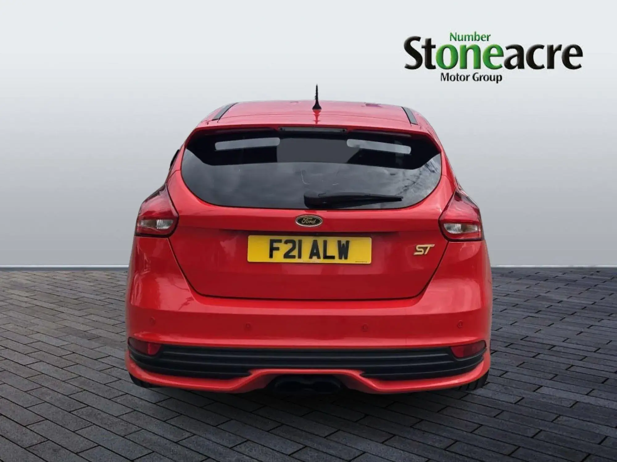 Ford Focus ST 2.0T EcoBoost ST-2 Euro 6 (s/s) 5dr EN65GKL Image 3