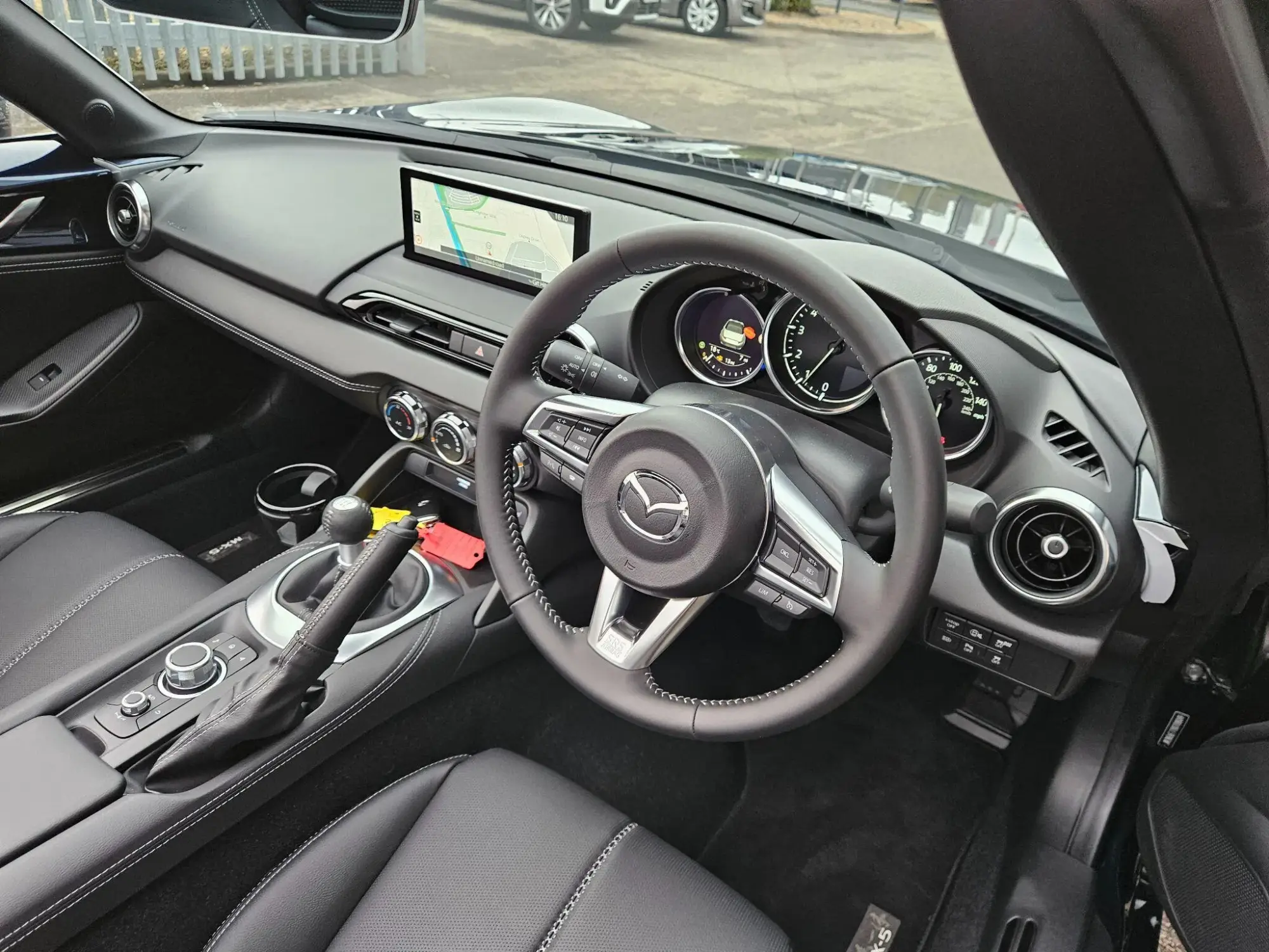Mazda MX-5 Image 11 Mazda MX-5 Image 11