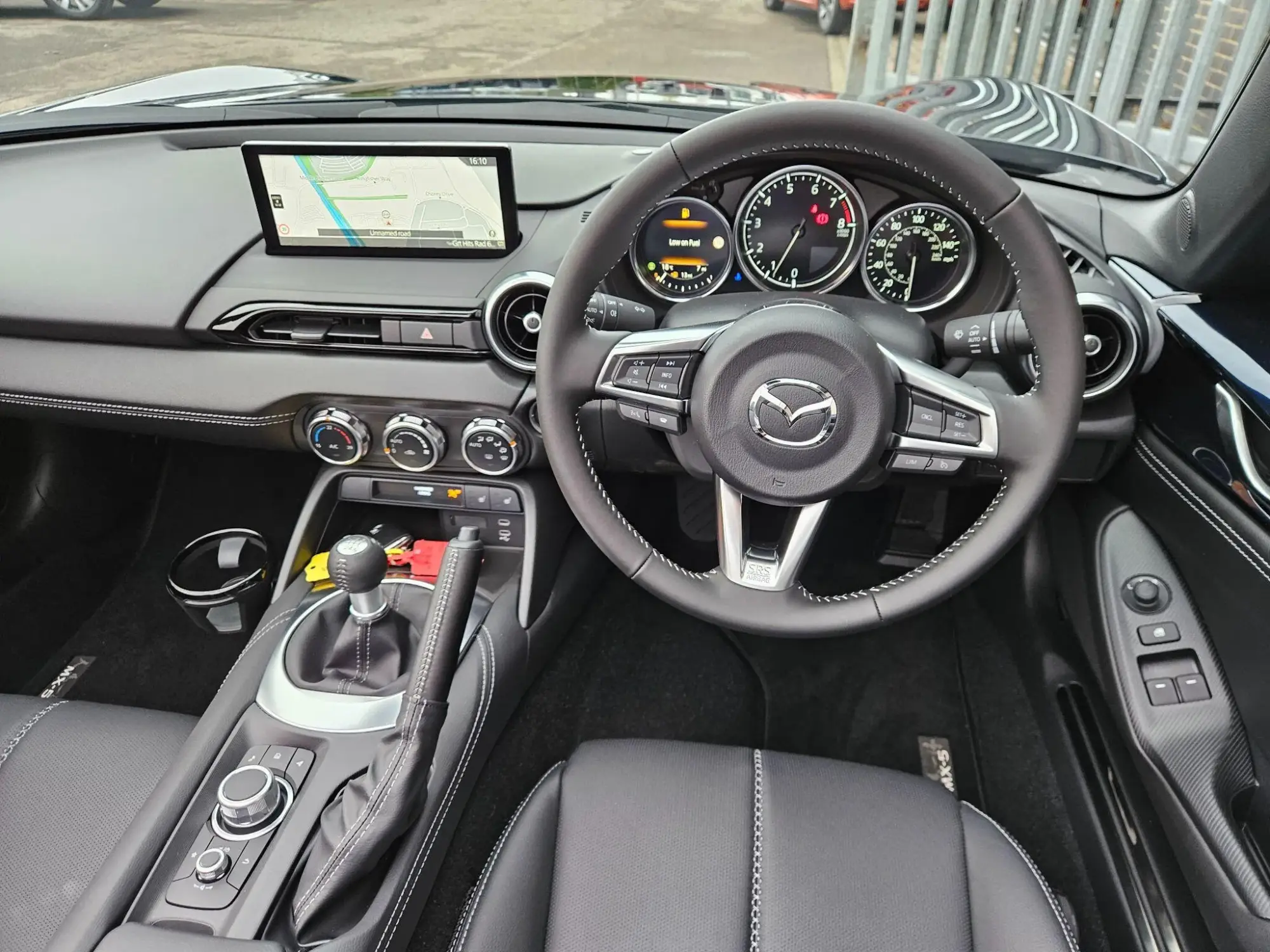 Mazda MX-5 Image 12 Mazda MX-5 Image 12