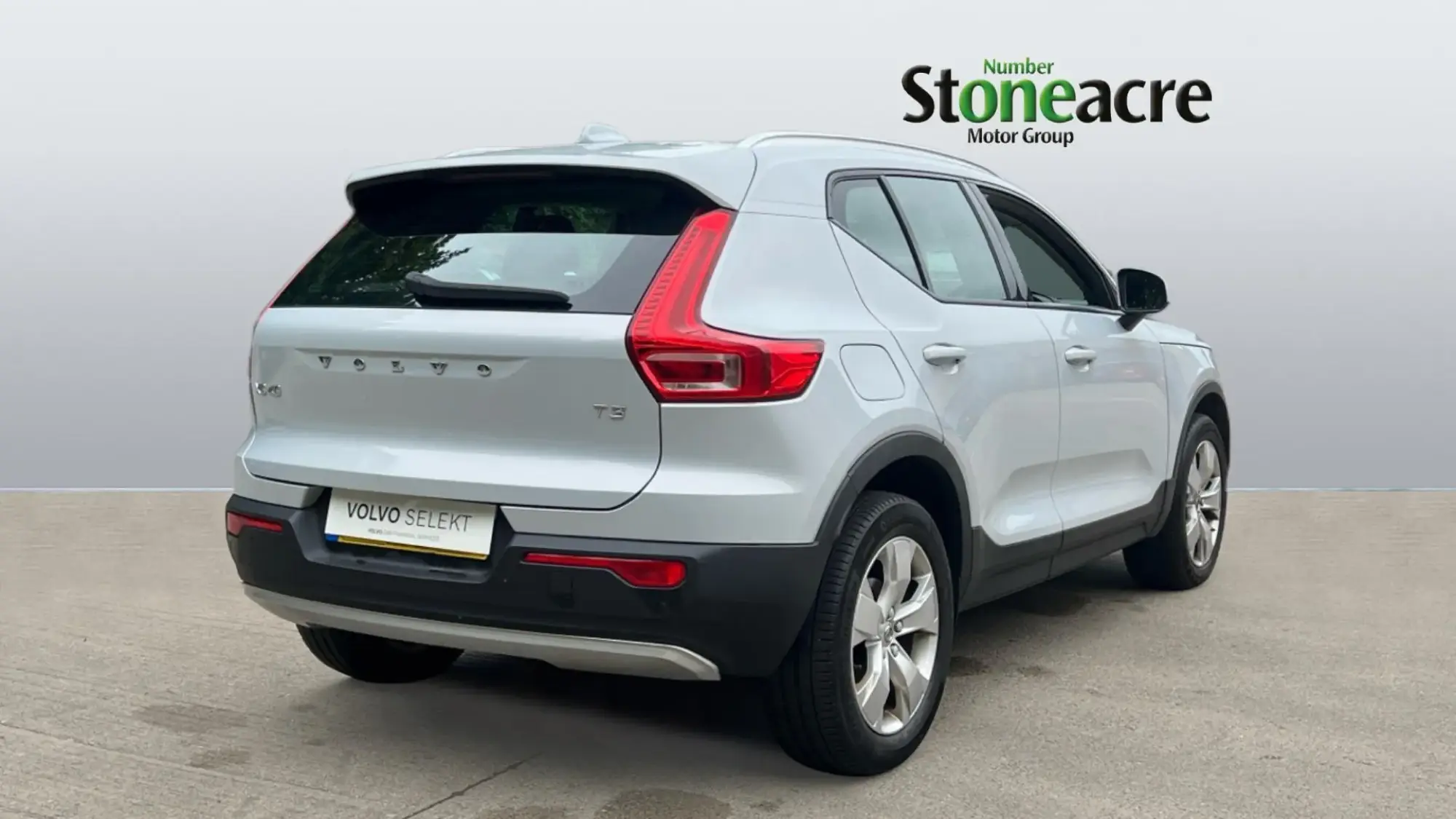 Volvo XC40 1.5 T3 [163] Momentum 5dr Geartronic YF21CWM Image 2