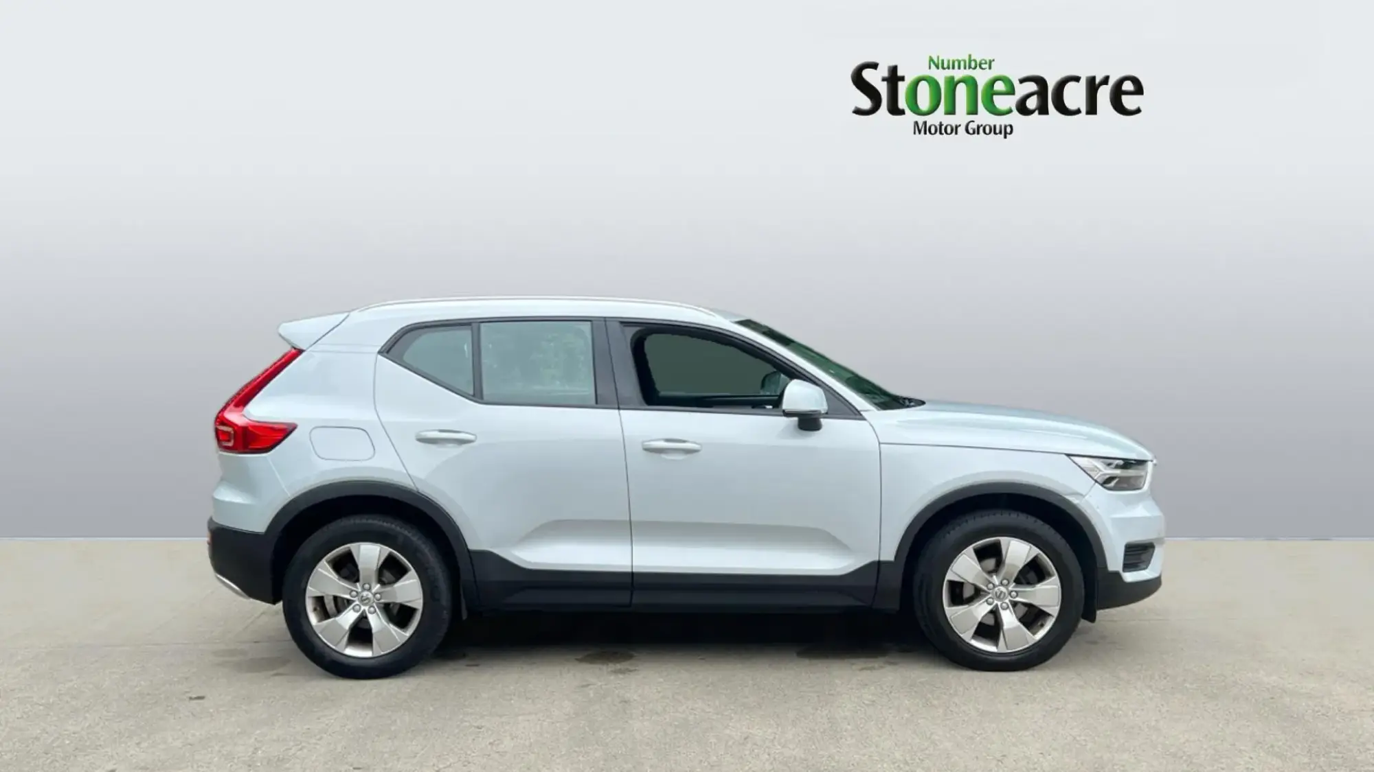 Volvo XC40 1.5 T3 [163] Momentum 5dr Geartronic YF21CWM Image 3