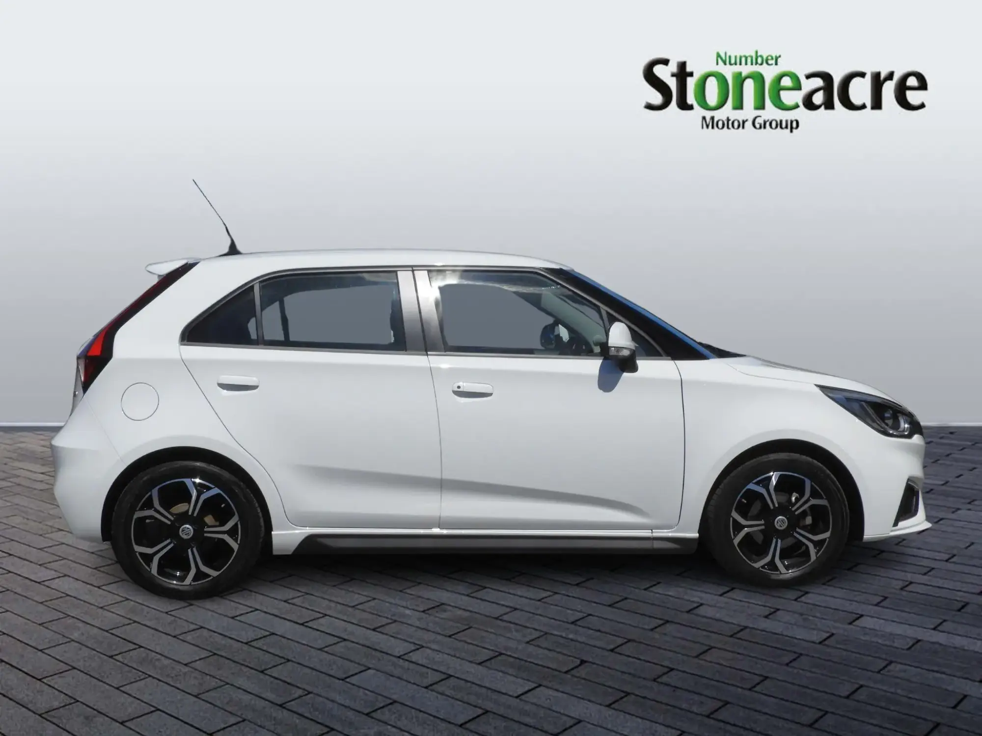 MG 3 1.5 VTi-TECH Exclusive Nav Euro 6 (s/s) 5dr FD24EPK Image 2