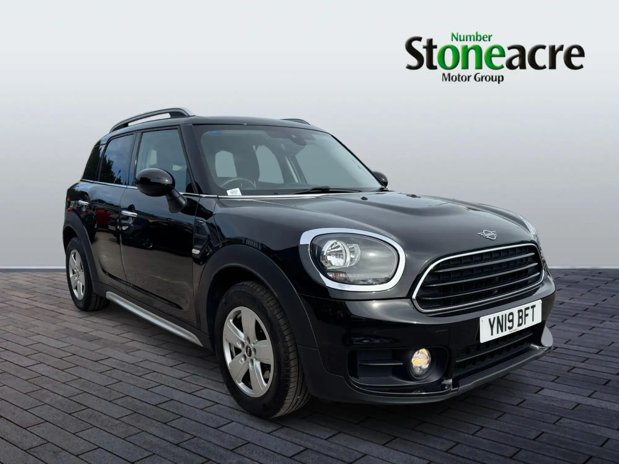 MINI Countryman Countryman Cooper Classic YN19BFT Image 1