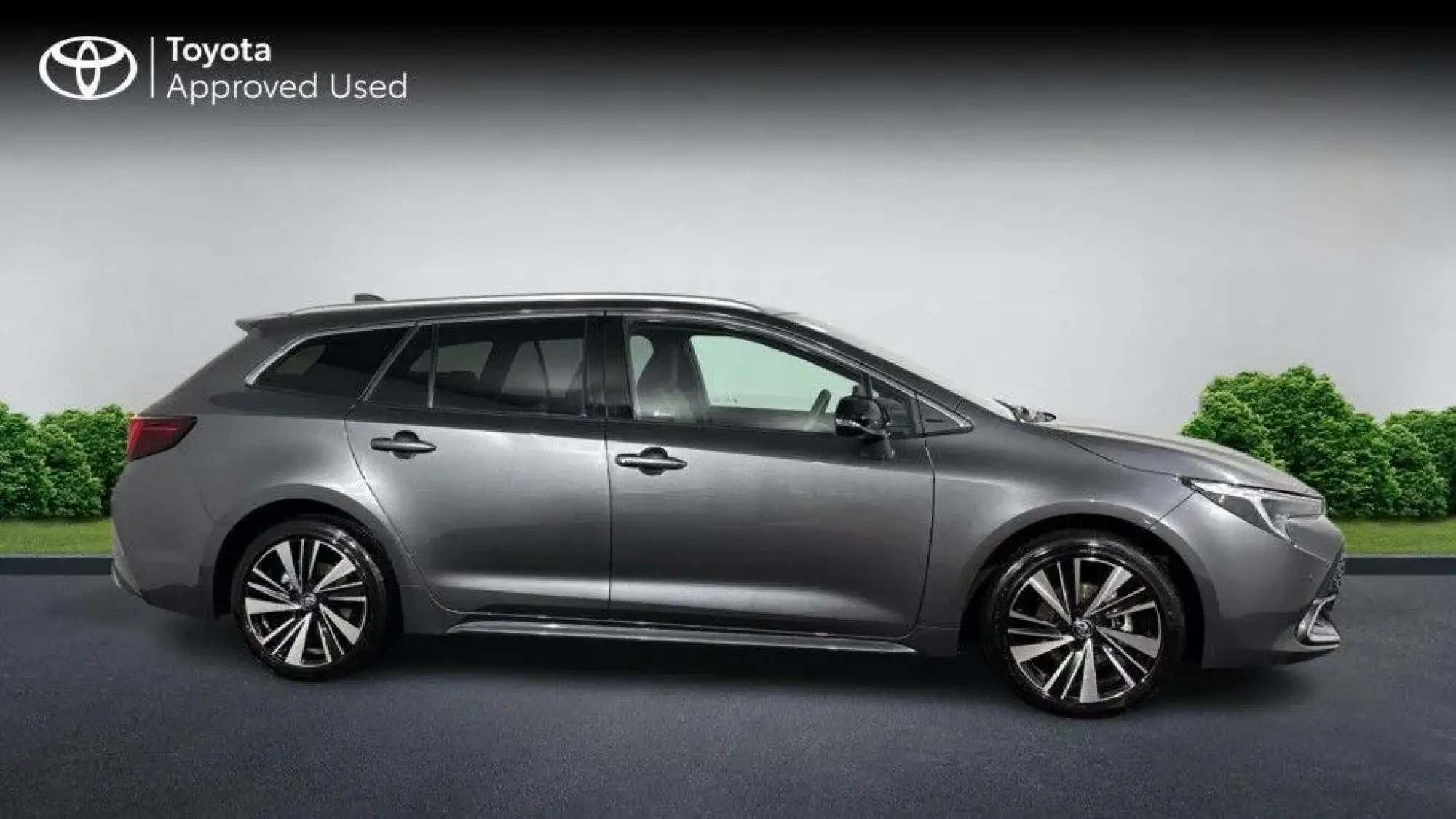 Toyota Corolla Touring Sports Image 2