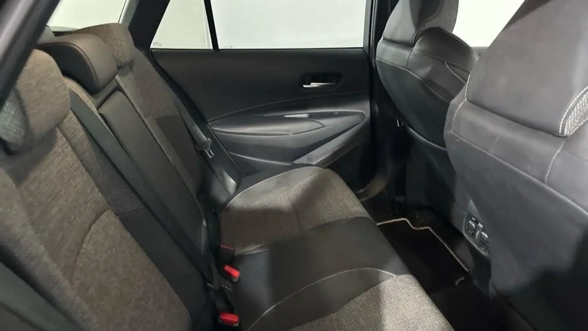 Toyota Corolla Touring Sports Image 16
