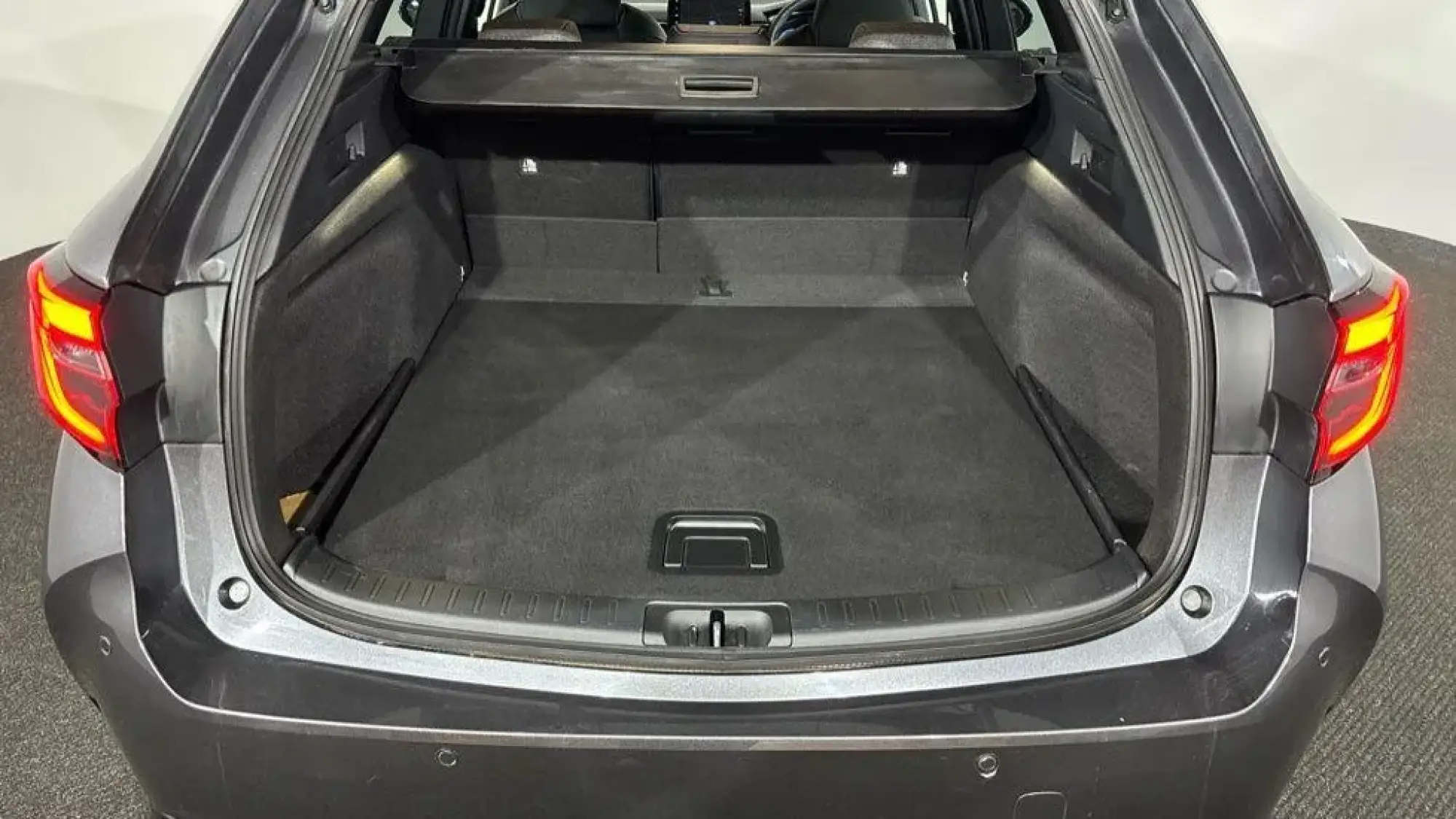Toyota Corolla Touring Sports Image 18