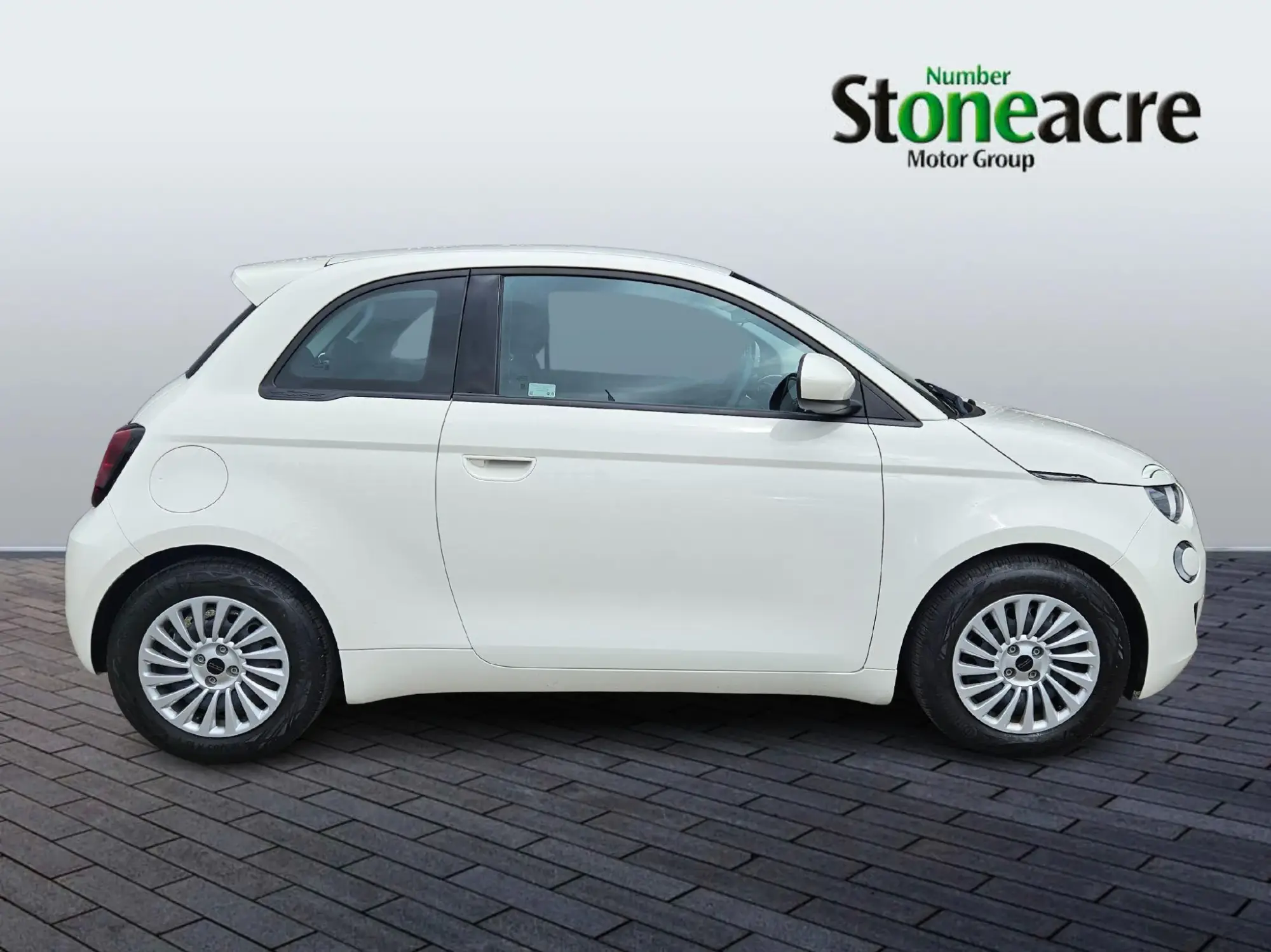 Fiat 500e 70kW Action 24kWh 3dr Auto FV73CNF Image 2