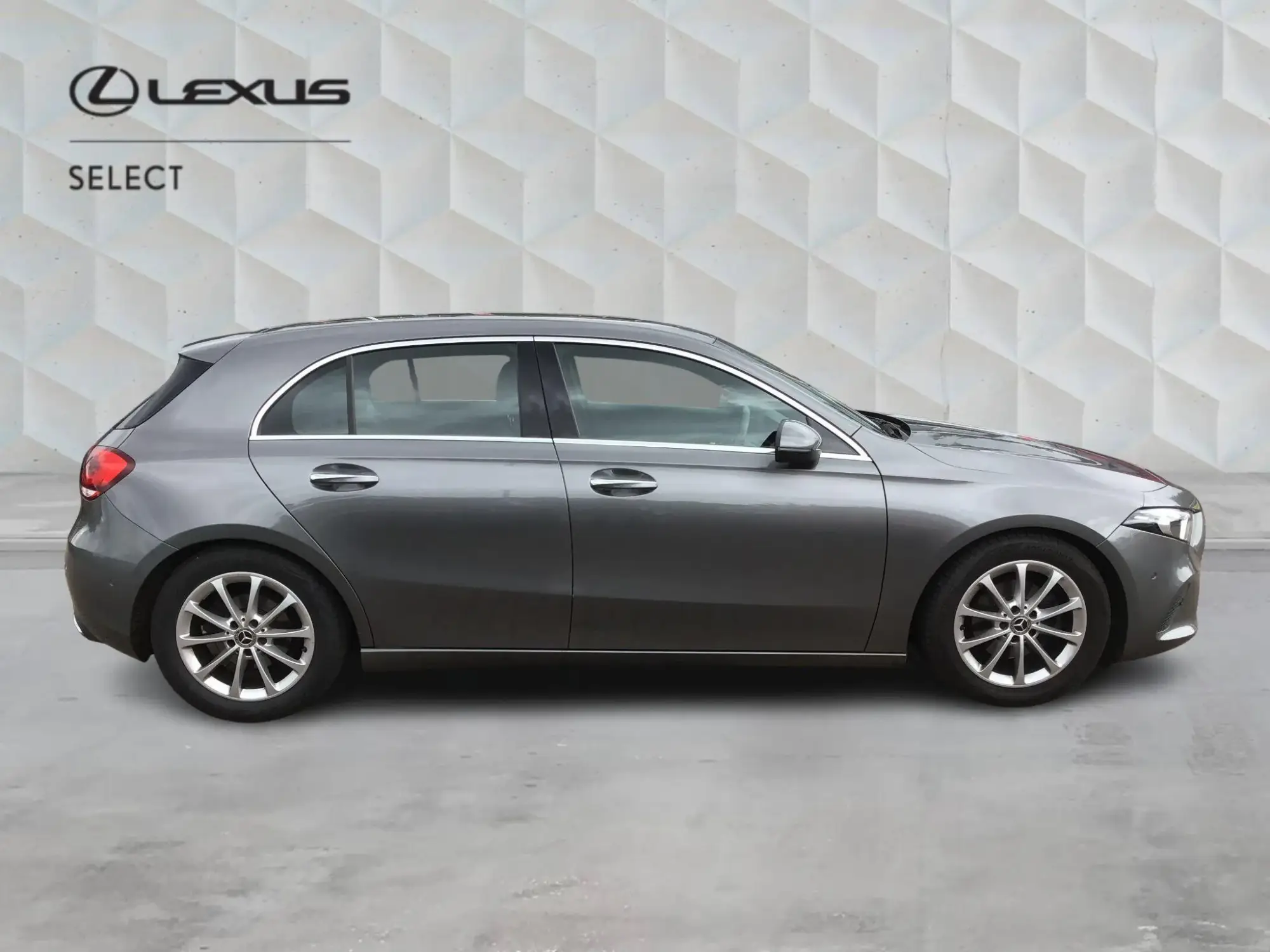 Mercedes-Benz A-Class 1.5 A180d Sport (Premium) 7G-DCT Euro 6 (s/s) 5dr ND18WSY Image 2