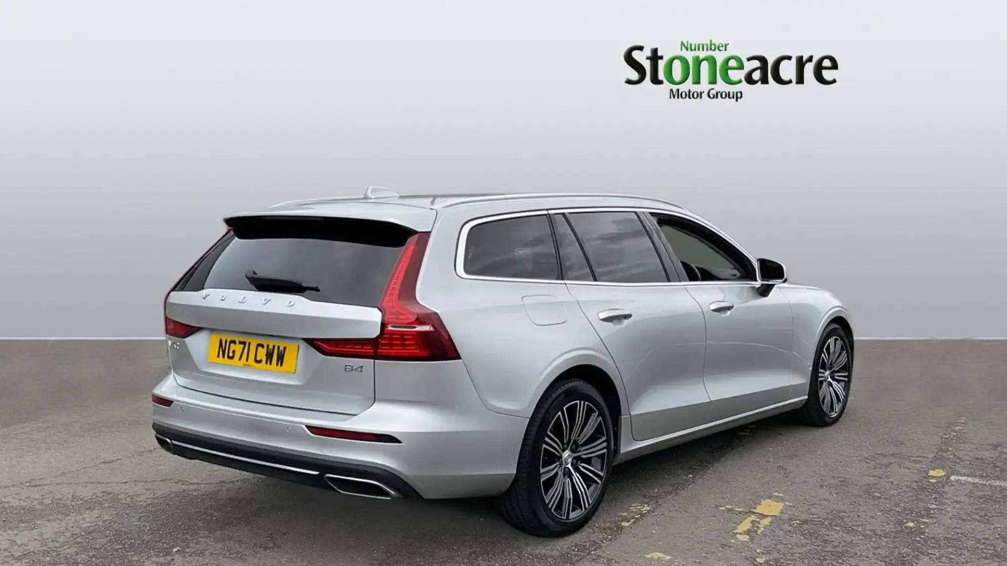Volvo V60 2.0 B4 MHEV Inscription Auto Euro 6 (s/s) 5dr NG71CWW Image 2