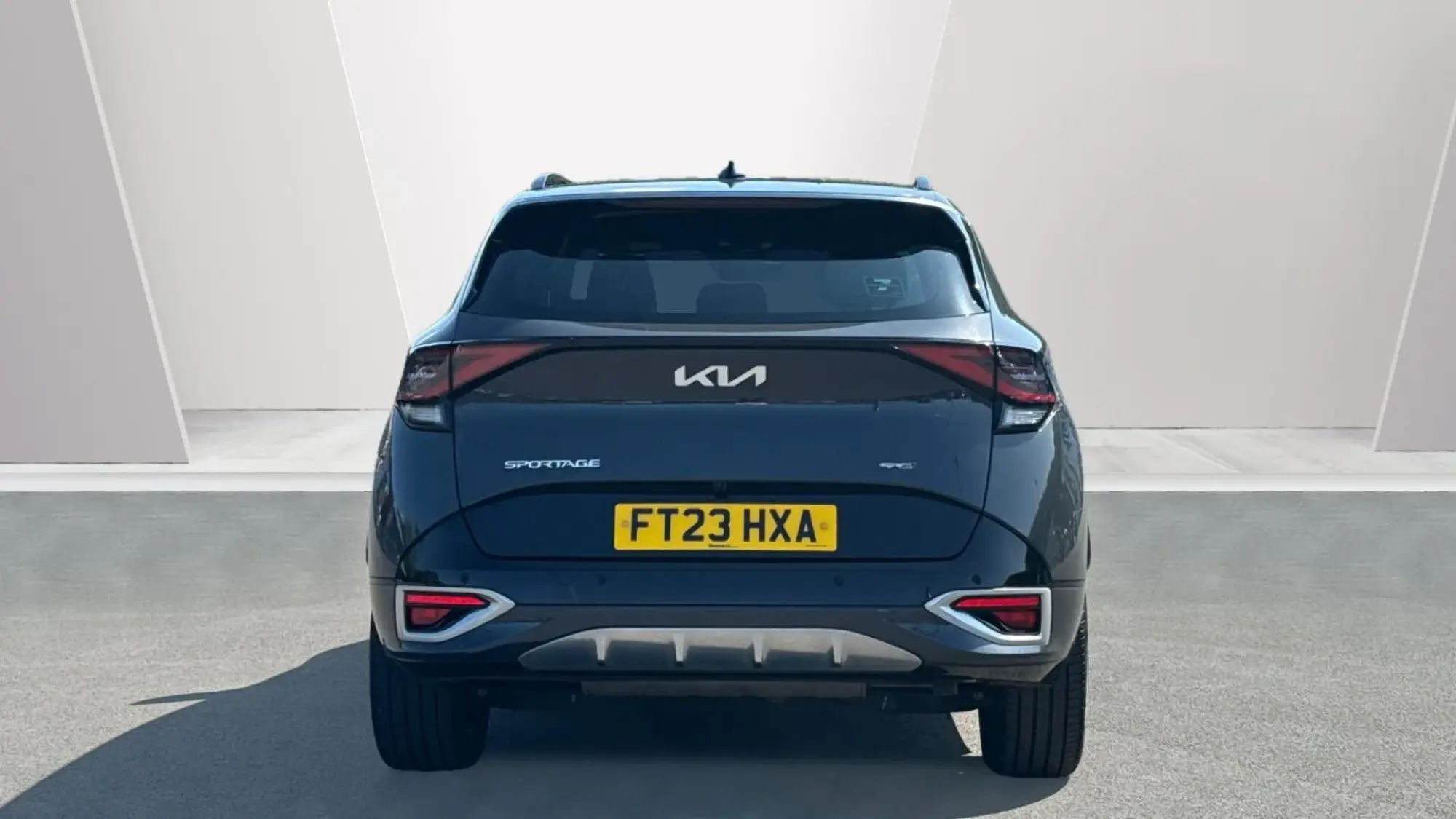 Kia Sportage Plug-In Hybrid 1.6T GDi PHEV GT-Line 5dr Auto AWD FT23HXA Image 3