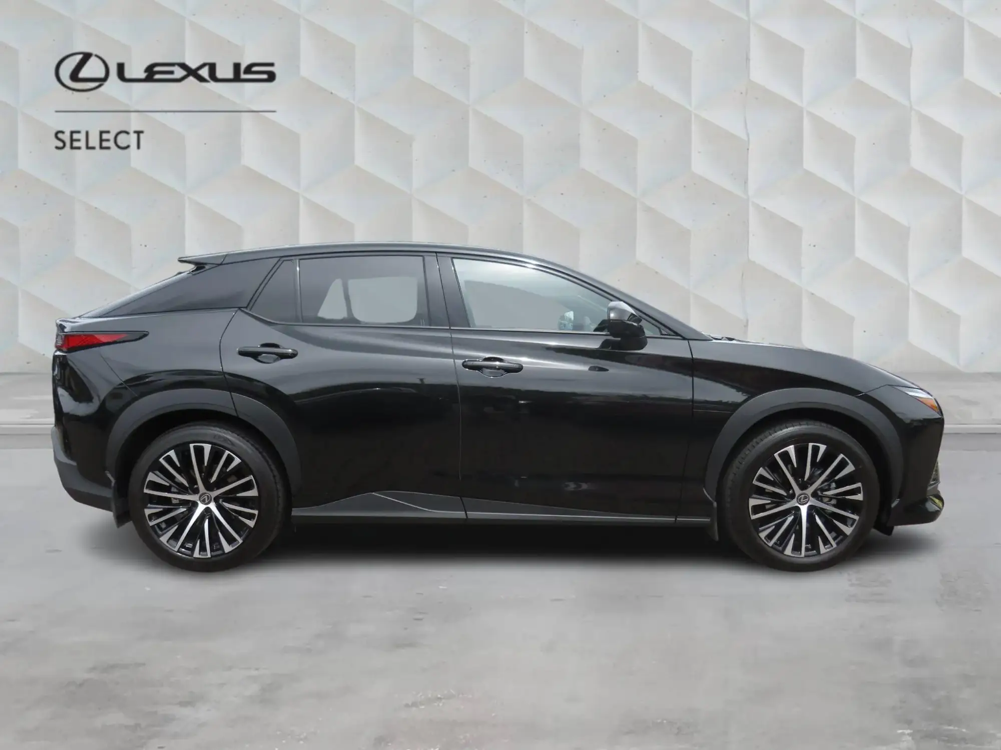 Lexus RZ 500e 77kWh Premium Plus Auto DIRECT4 5dr NL26THK Image 2